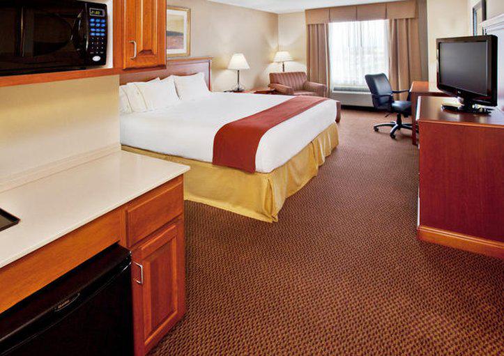 Holiday Inn Express & Suites Sheldon Photo