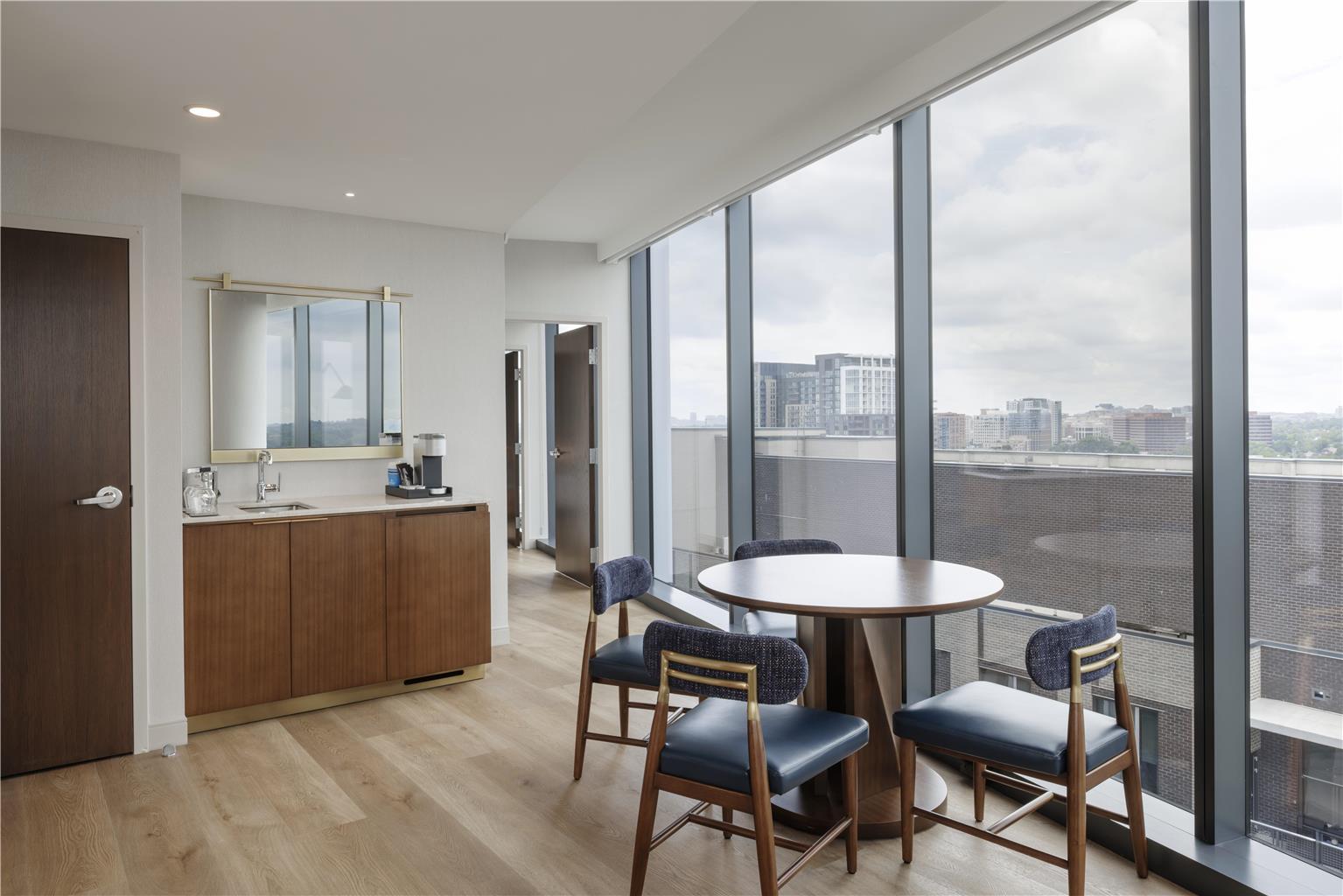 Hilton Arlington Rosslyn The Key Image