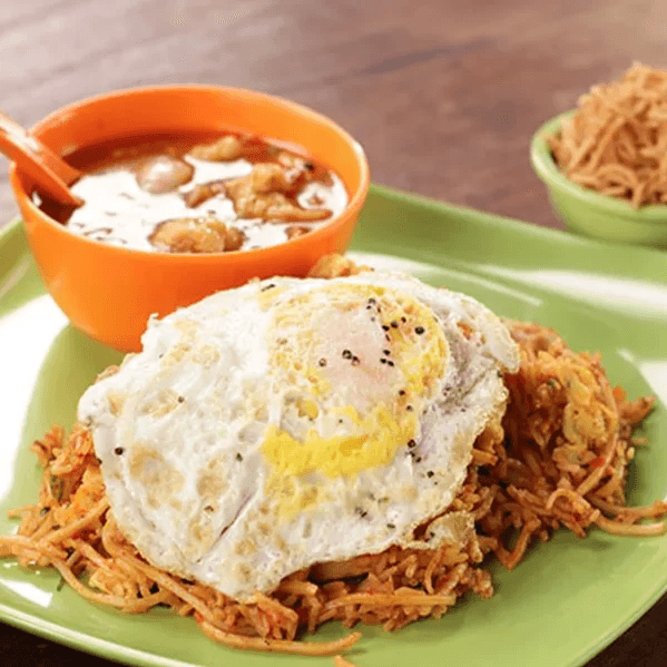 Egg Schezwan Triple Noodles