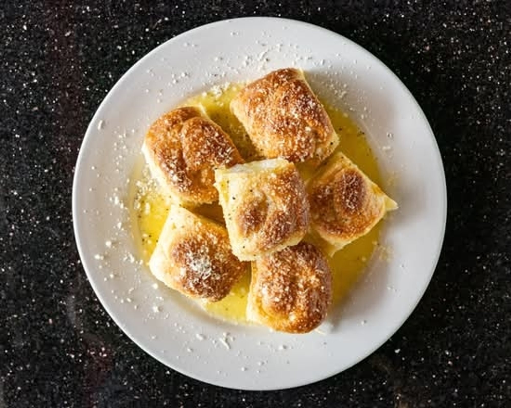 Six Garlic Rolls W/Cheese