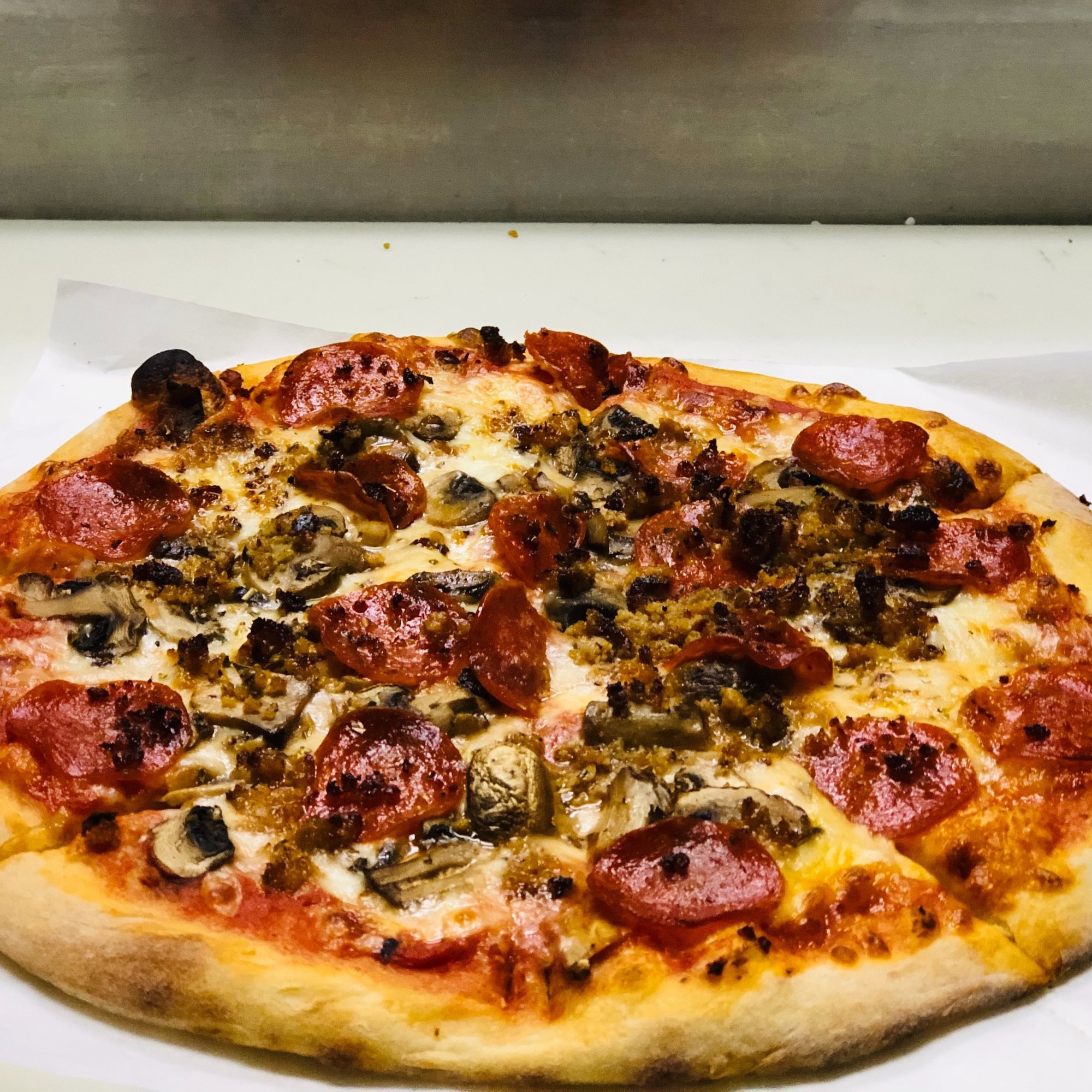 Mupesa Pizza | 18"