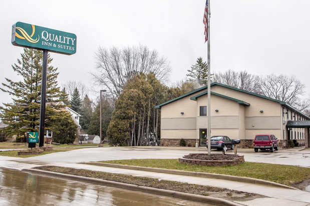 Quality Inn Marinette Wi Orca Island Ferry