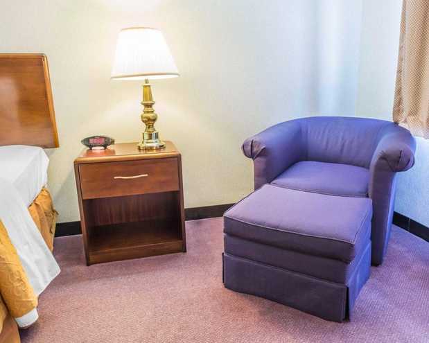 Images Quality Inn Royle