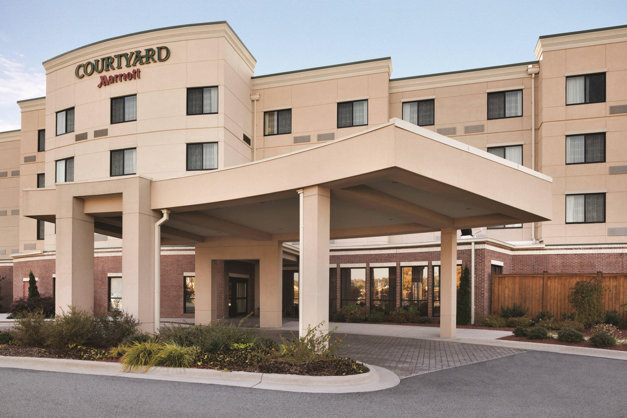 Courtyard by Marriott Salisbury Photo