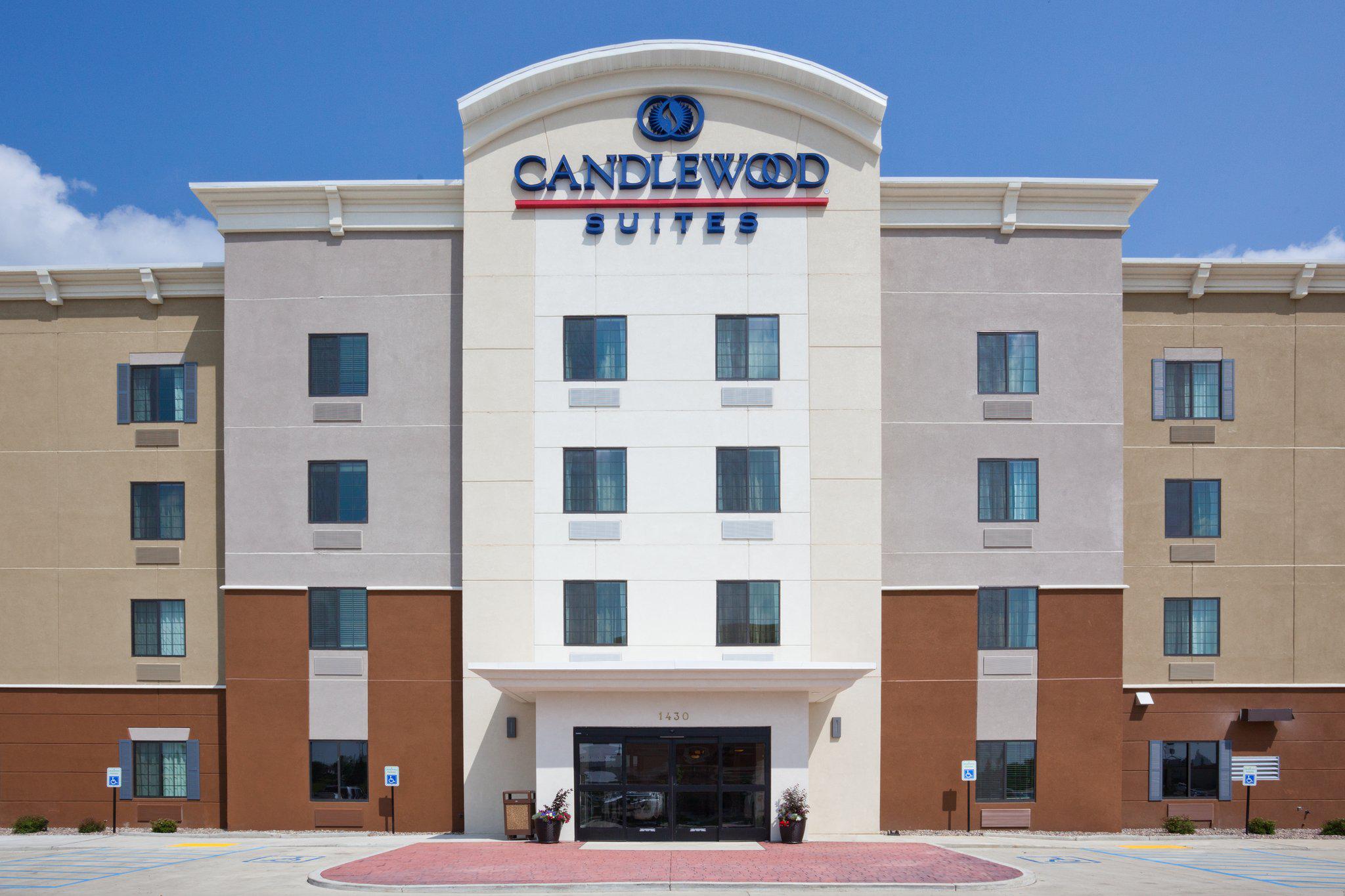 Candlewood Suites Dickinson Photo