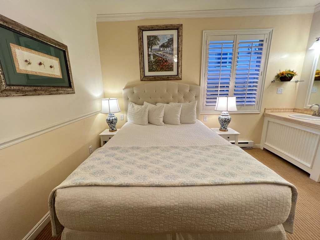 Best Western Grandma's Feather Bed Image