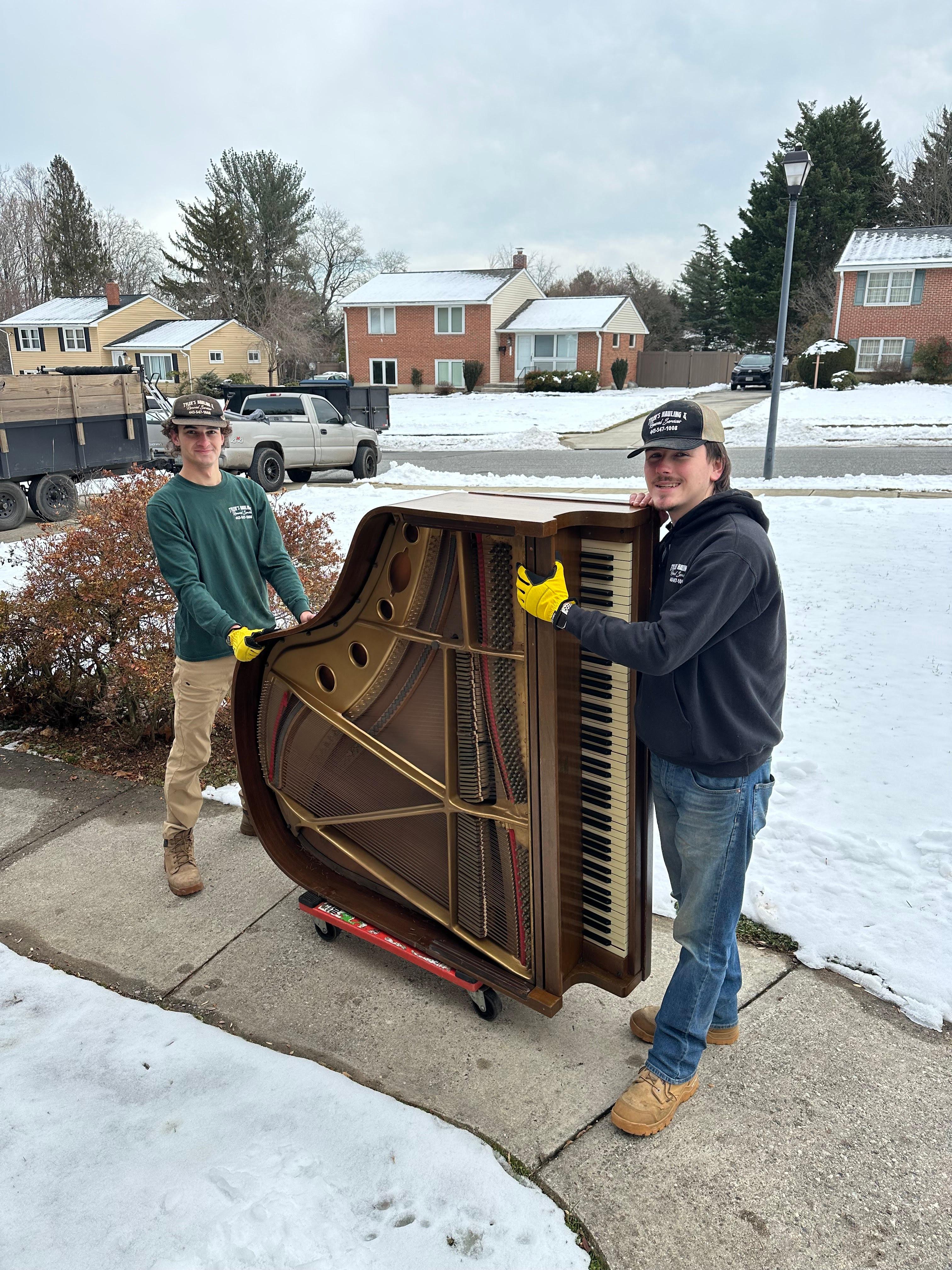 Tyler's Hauling and Removal Services LLC Image