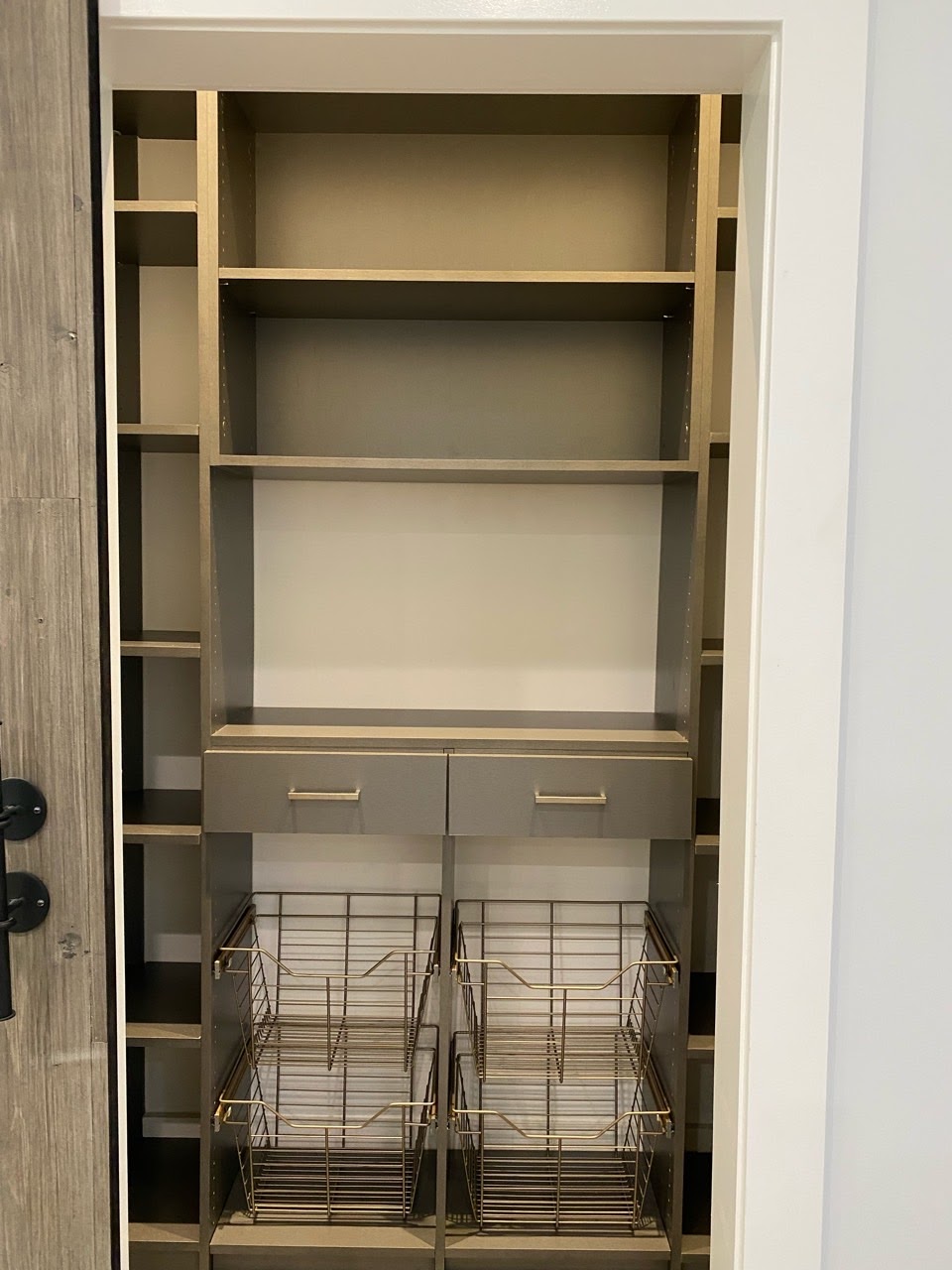 Pantry in Grey