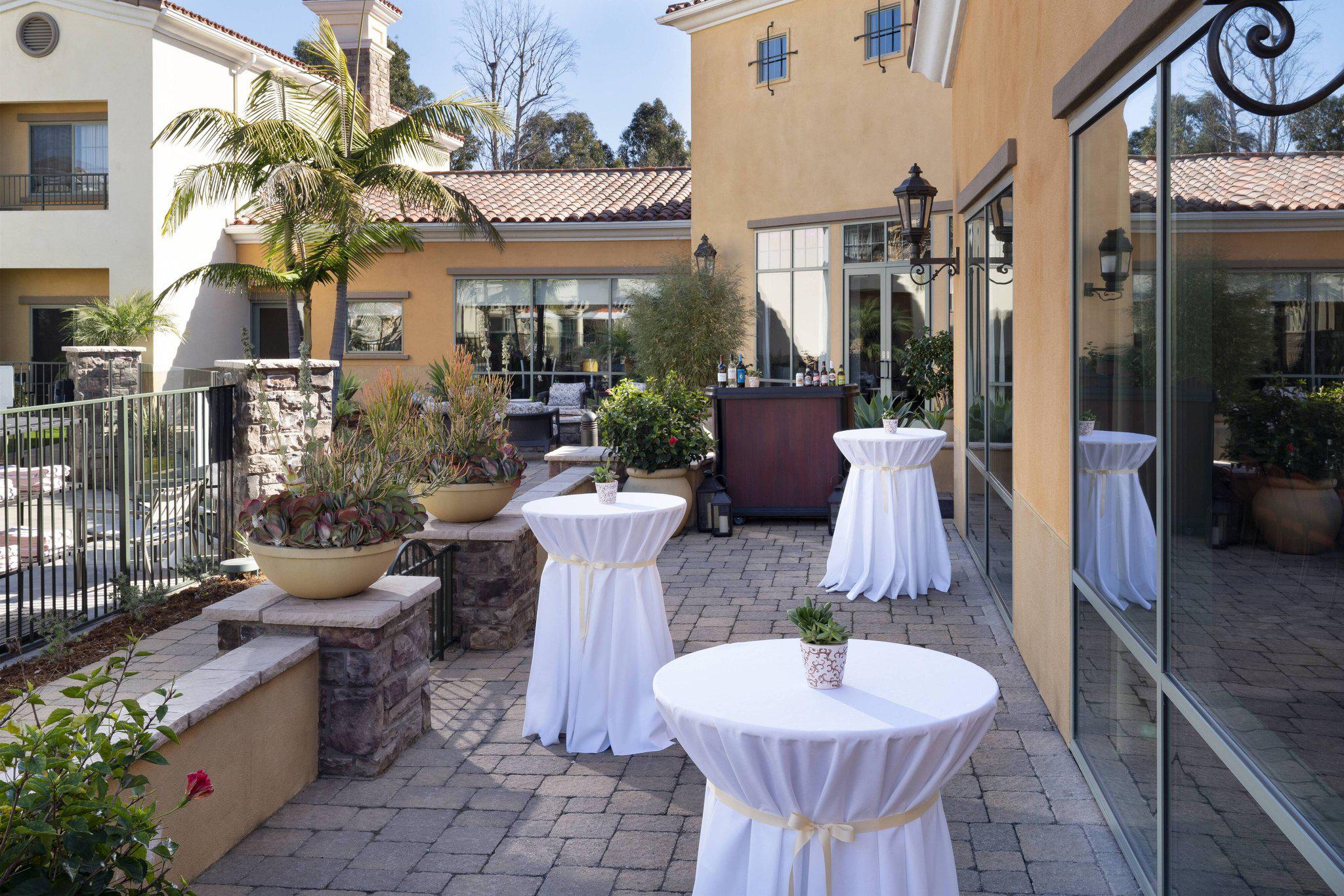 Courtyard by Marriott Santa Barbara Goleta Photo