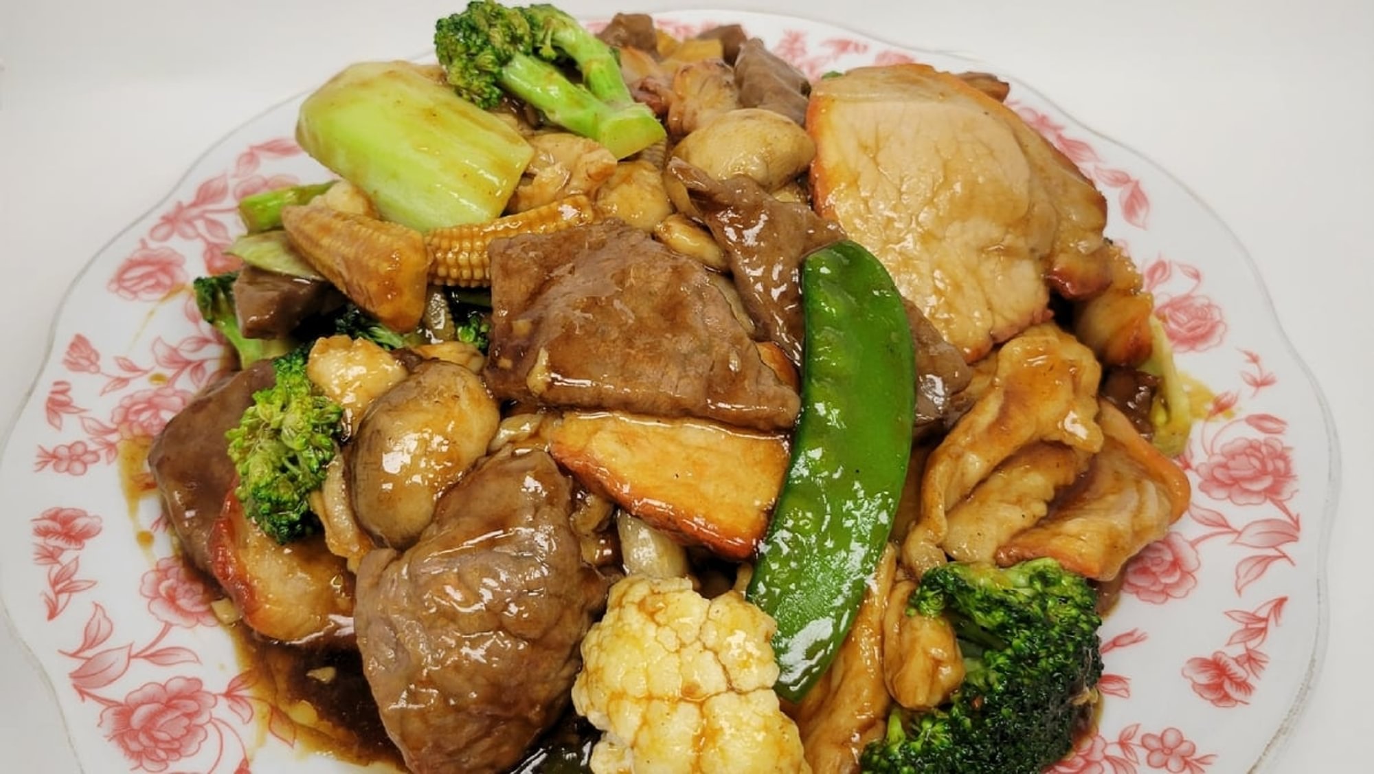 Delight of Roast Pork, Chicken, and Beef