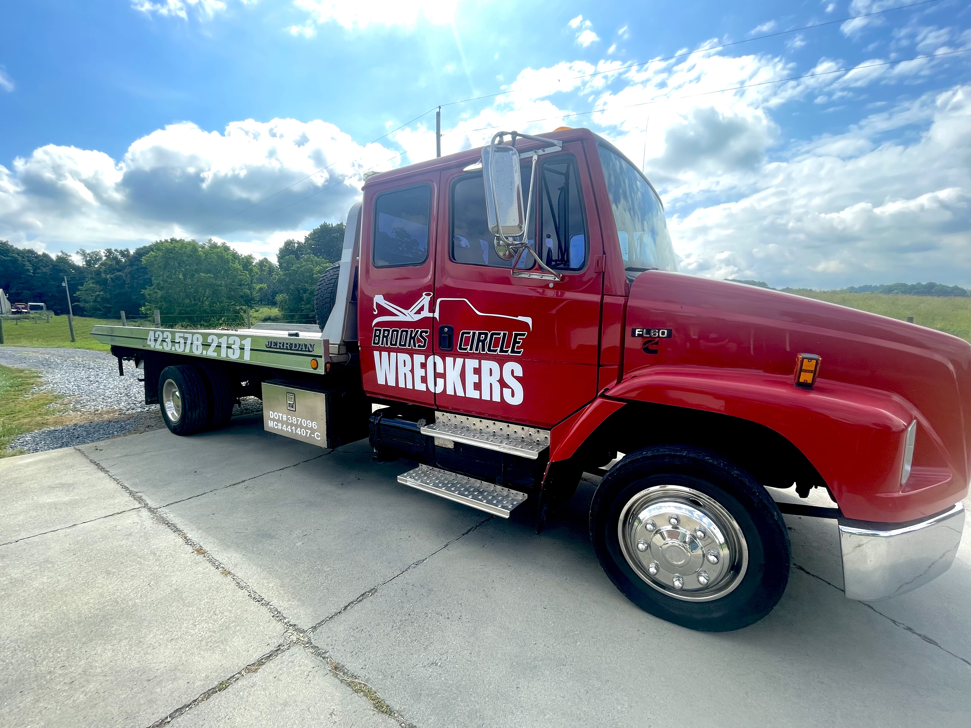 Brooks Circle Wreckers