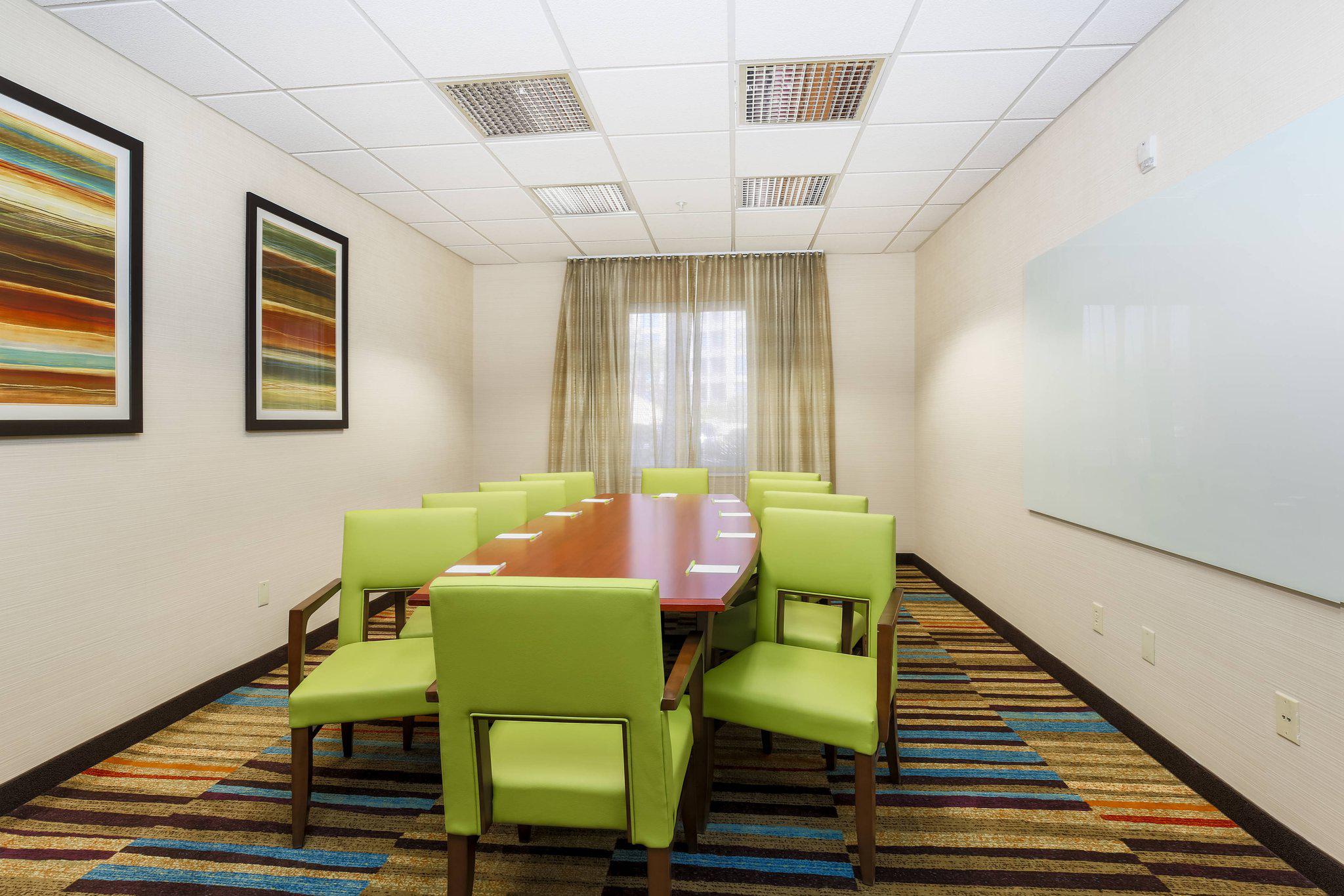 Fairfield Inn & Suites by Marriott Las Vegas South Photo