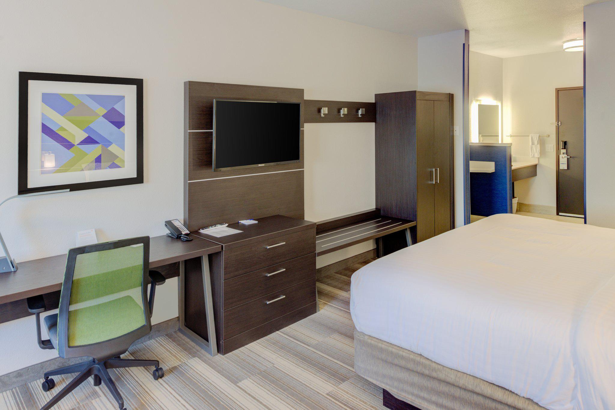 Holiday Inn Express Newberg - Wine Country Photo