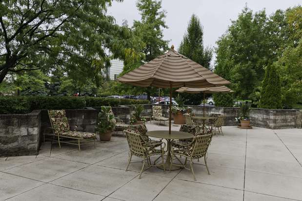 Images Embassy Suites by Hilton Detroit Troy Auburn Hills