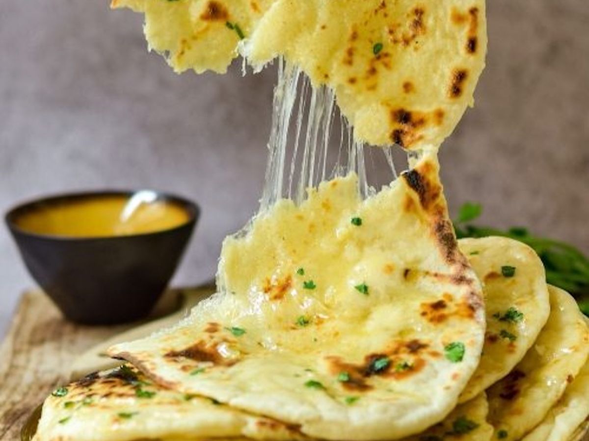Cheese naan