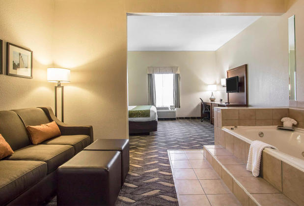 Images Comfort Suites