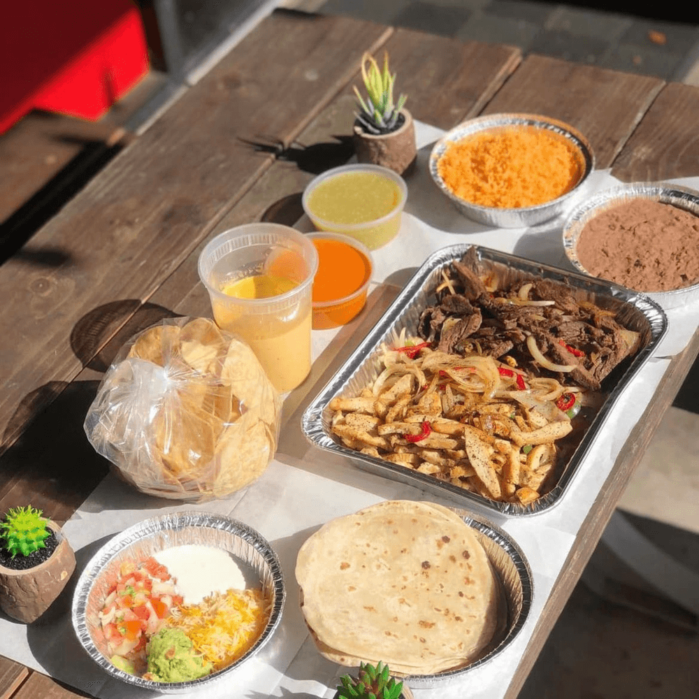 Los 3 Regios Fajitas 5 Or 6 People