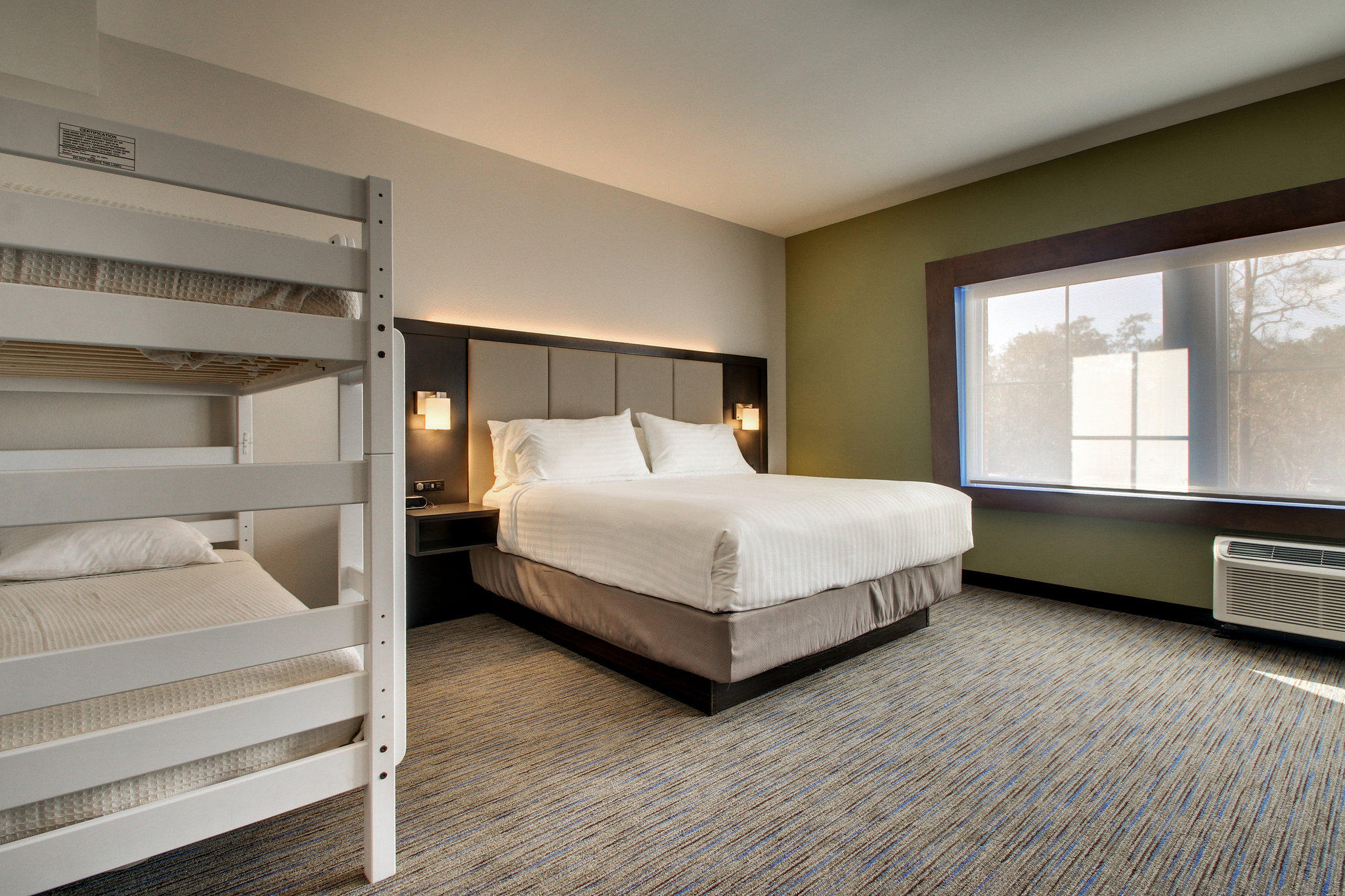 Holiday Inn Express & Suites Charleston NE Mt Pleasant Us17 Photo
