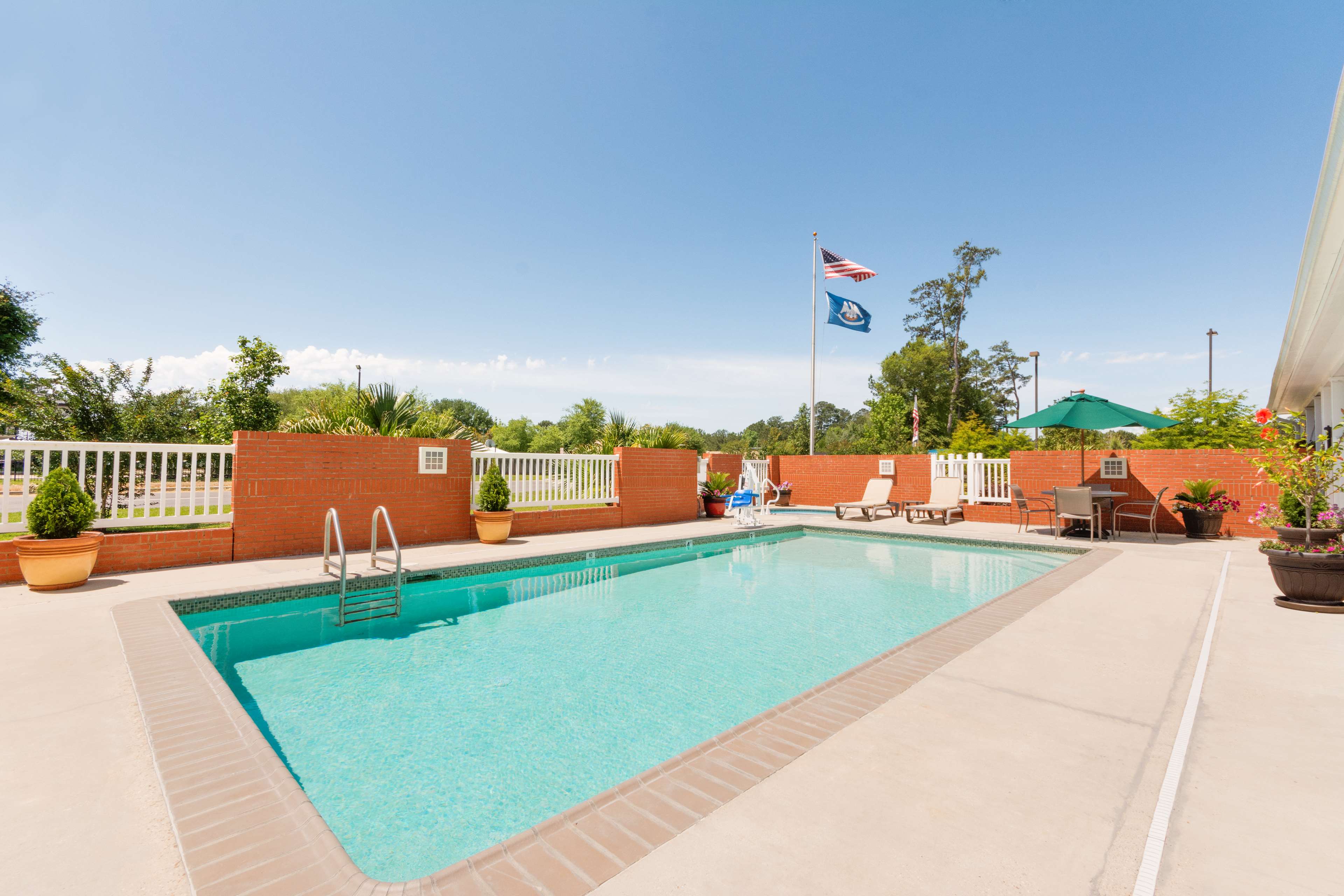 Country Inn & Suites by Radisson, Covington, LA Photo