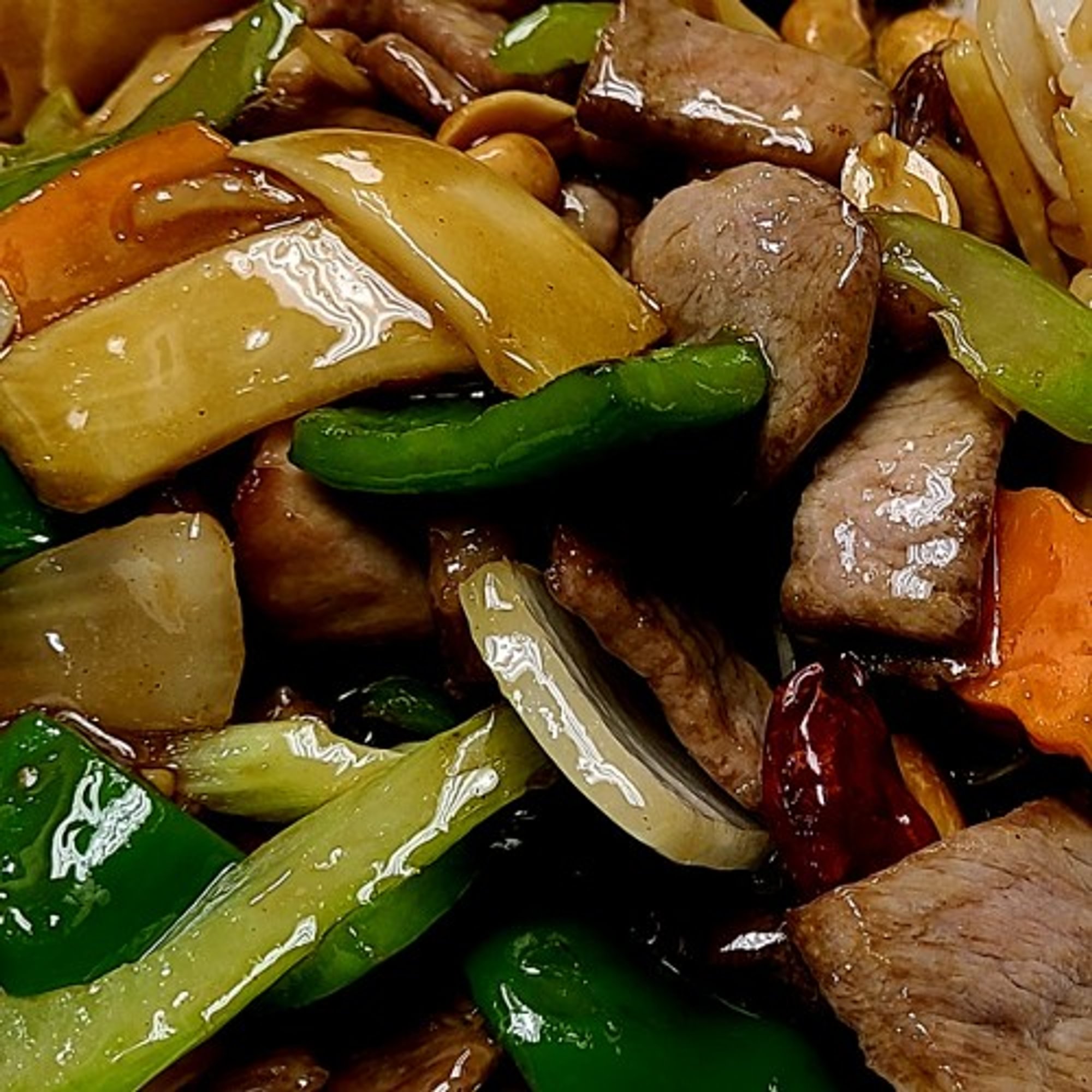 Kung Pao pork(Quart size only serve with rice)