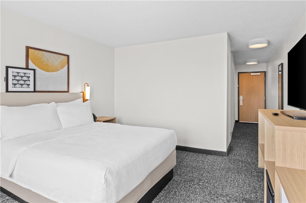 Spark by Hilton Traverse City Image