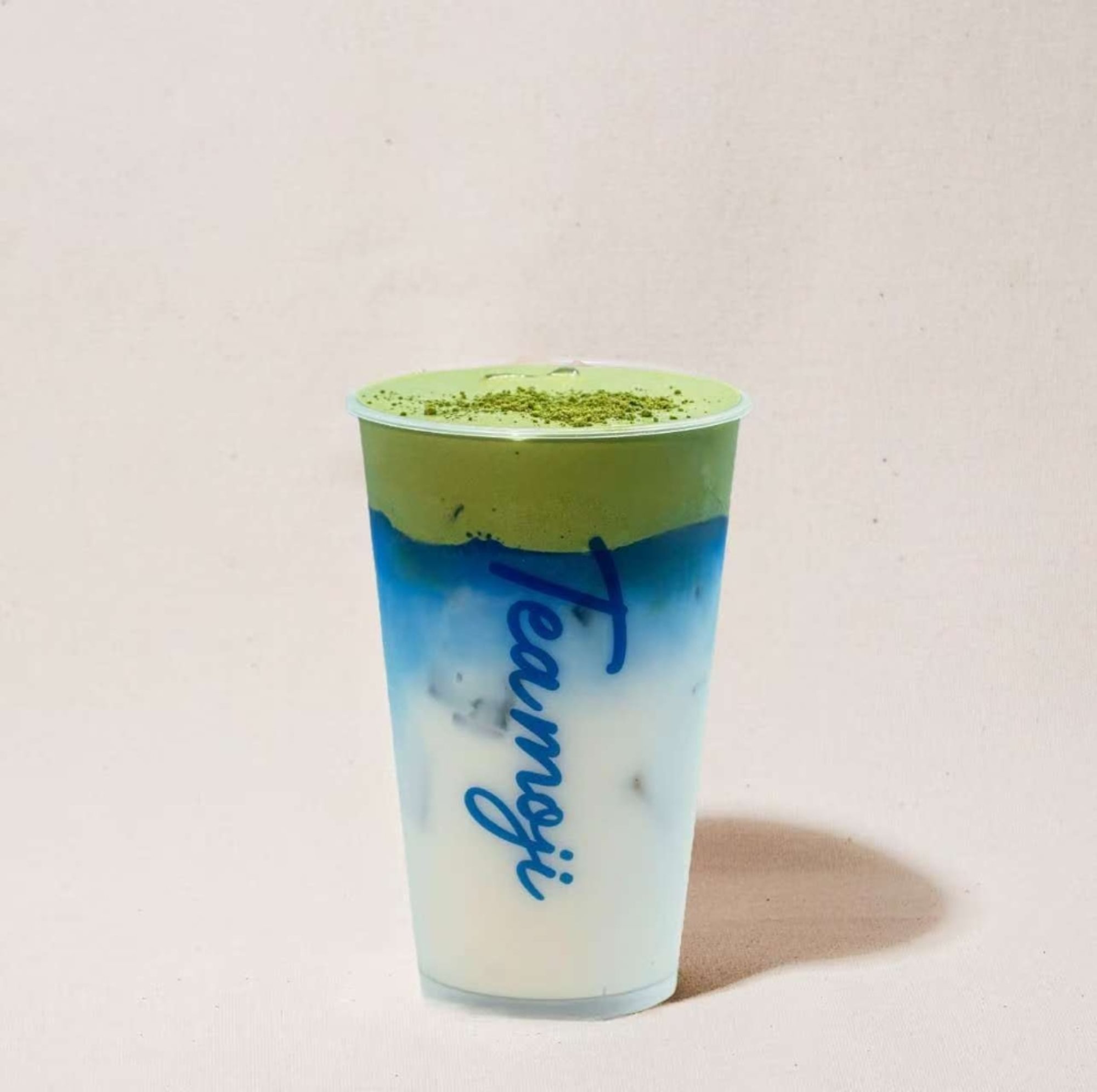 Coconut Spirulina Latte with Matcha Mousse / 藻蓝椰云