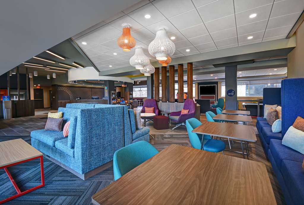 Tru by Hilton Troy Detroit Image