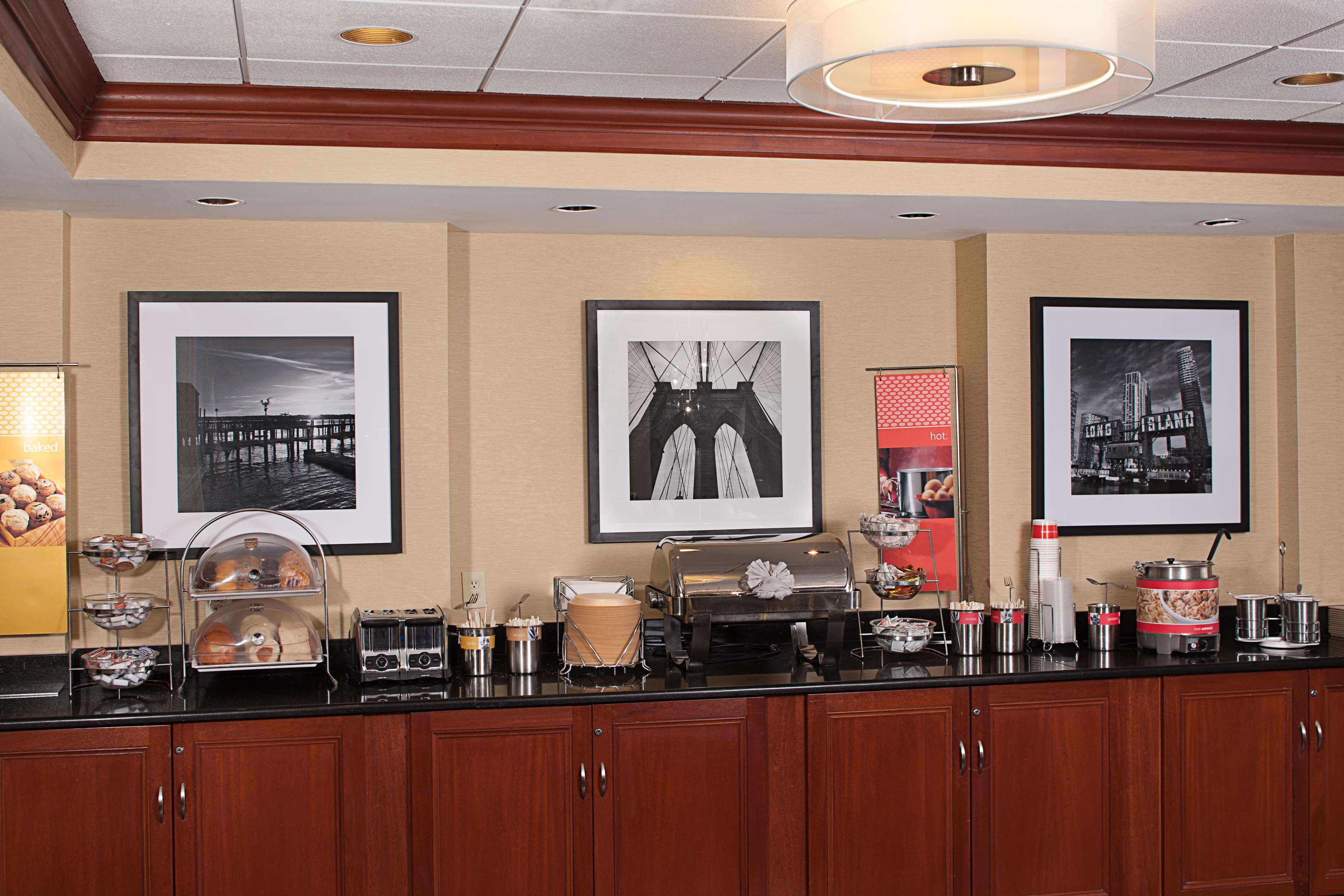 Hampton Inn Long Island/Islandia Photo