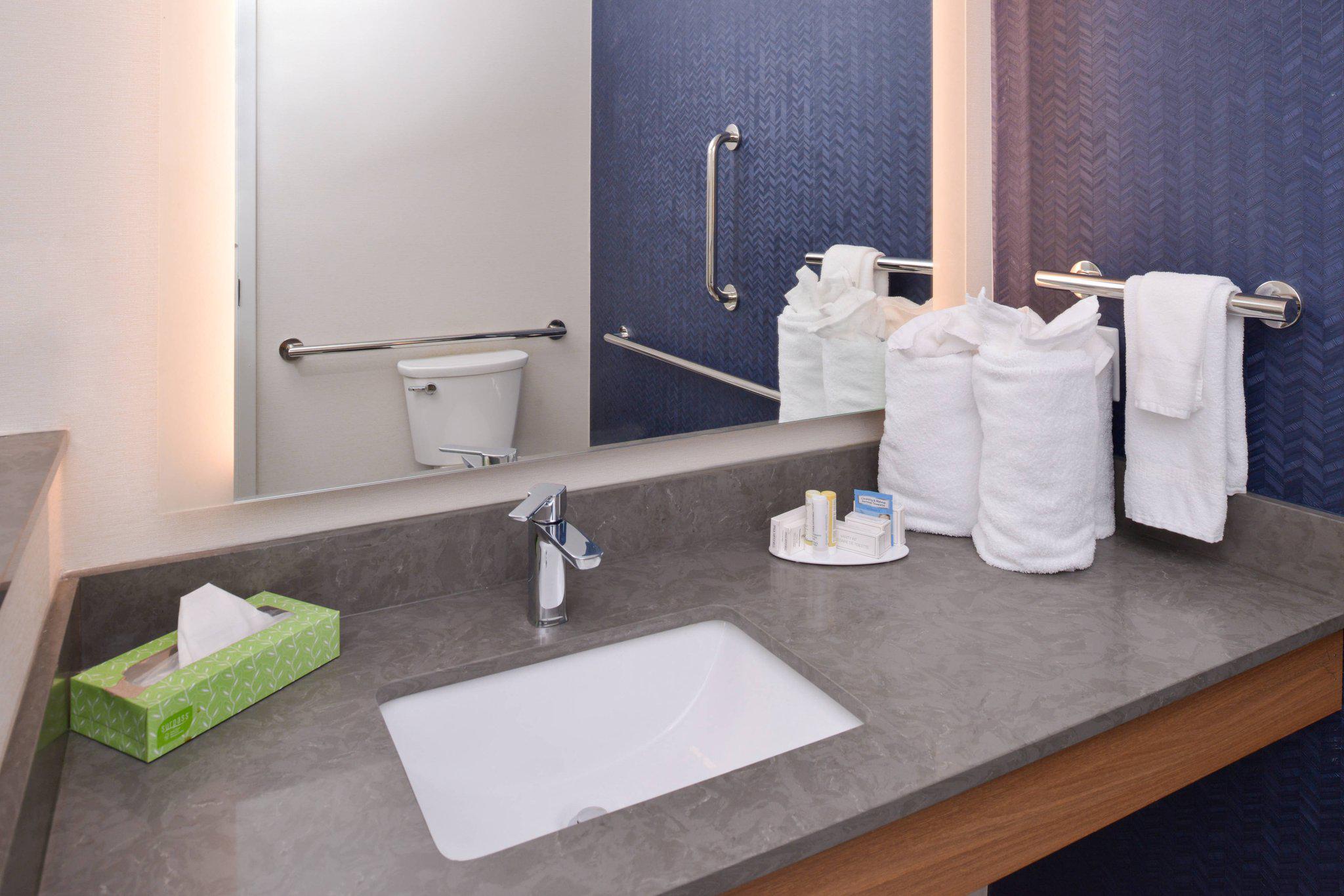 Fairfield Inn & Suites by Marriott Columbus Grove City Photo