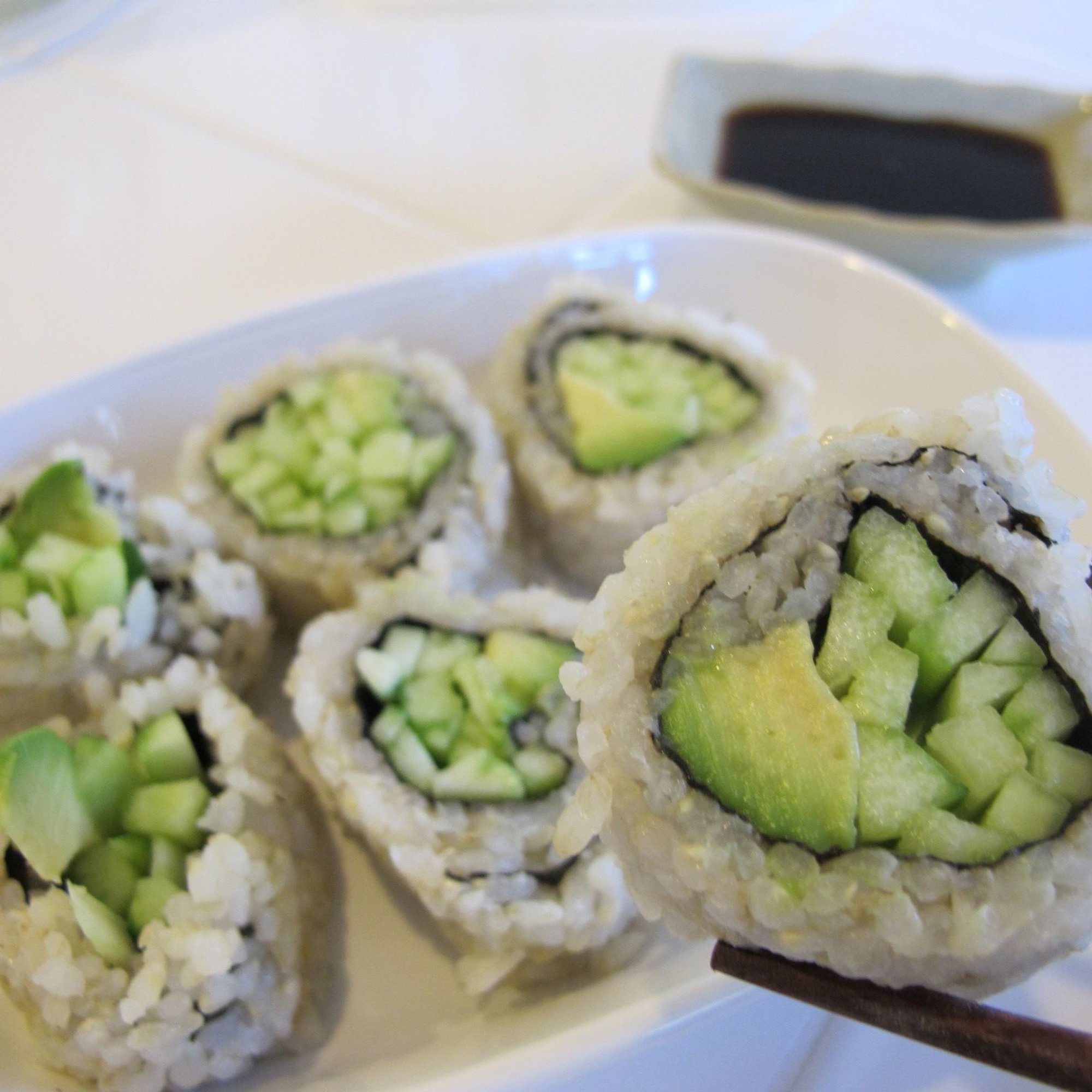 Avocado & Cucumber Roll