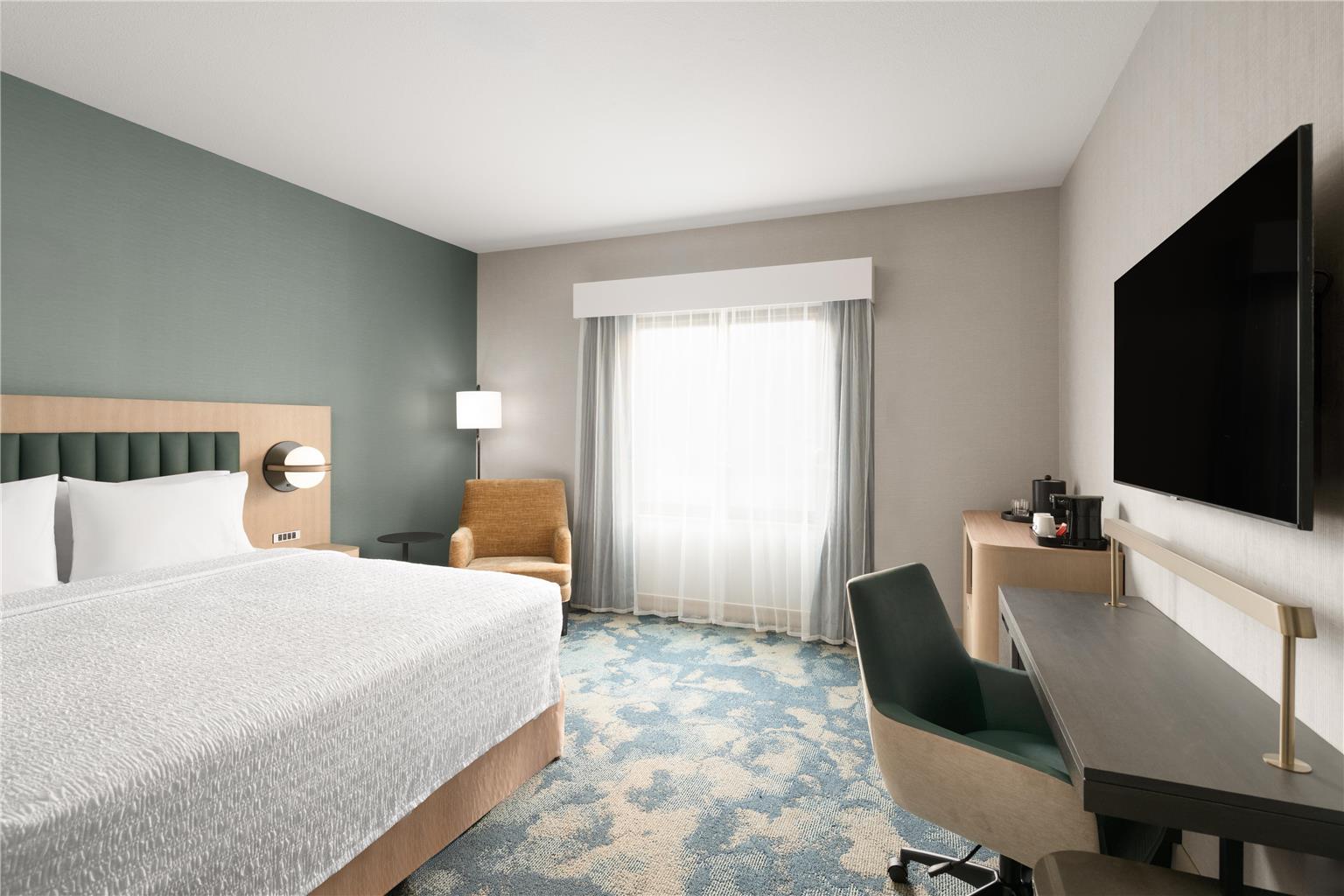 Hampton Inn & Suites Oakland Airport-Alameda Image