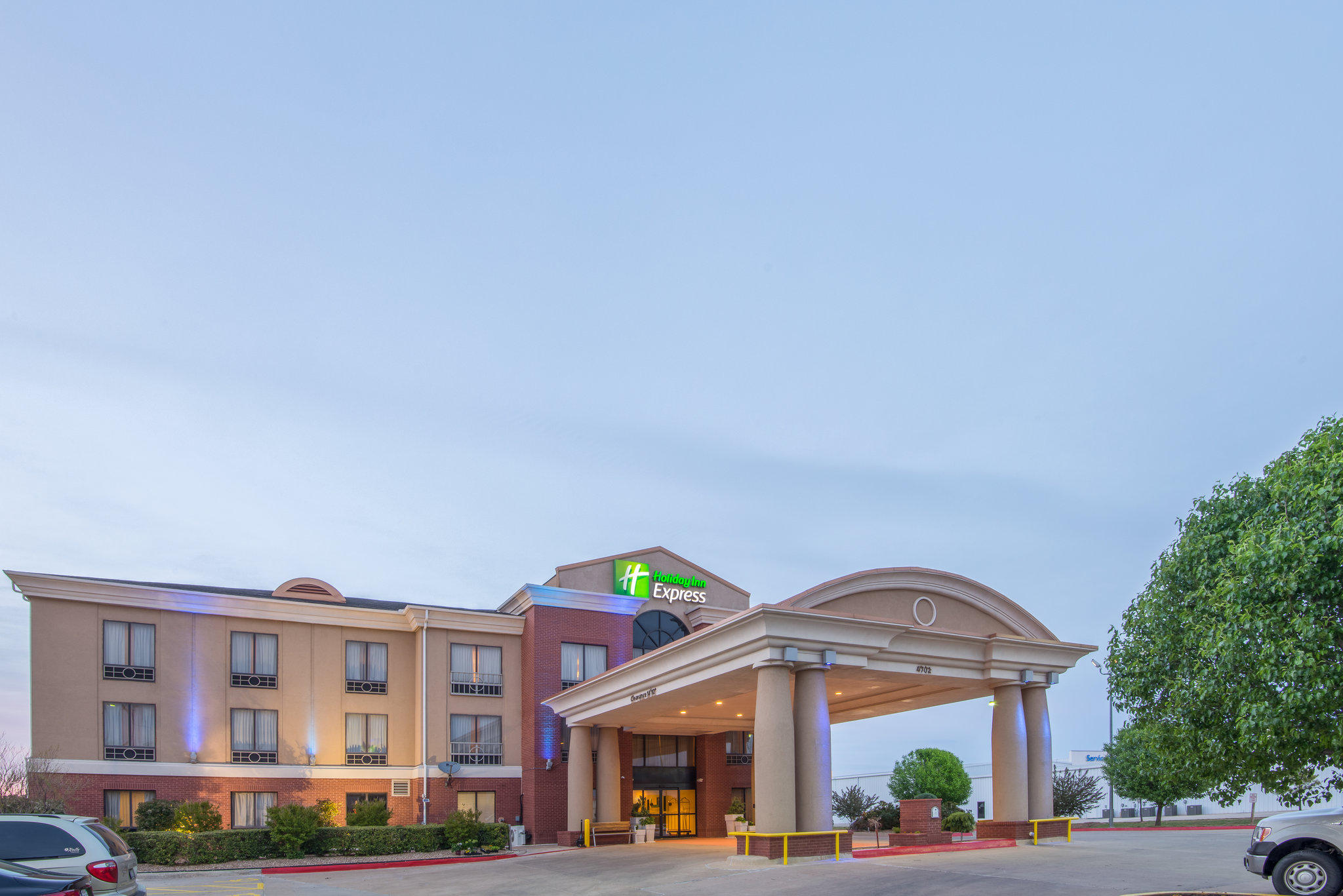 Holiday Inn Express & Suites Enid-Hwy 412 Photo