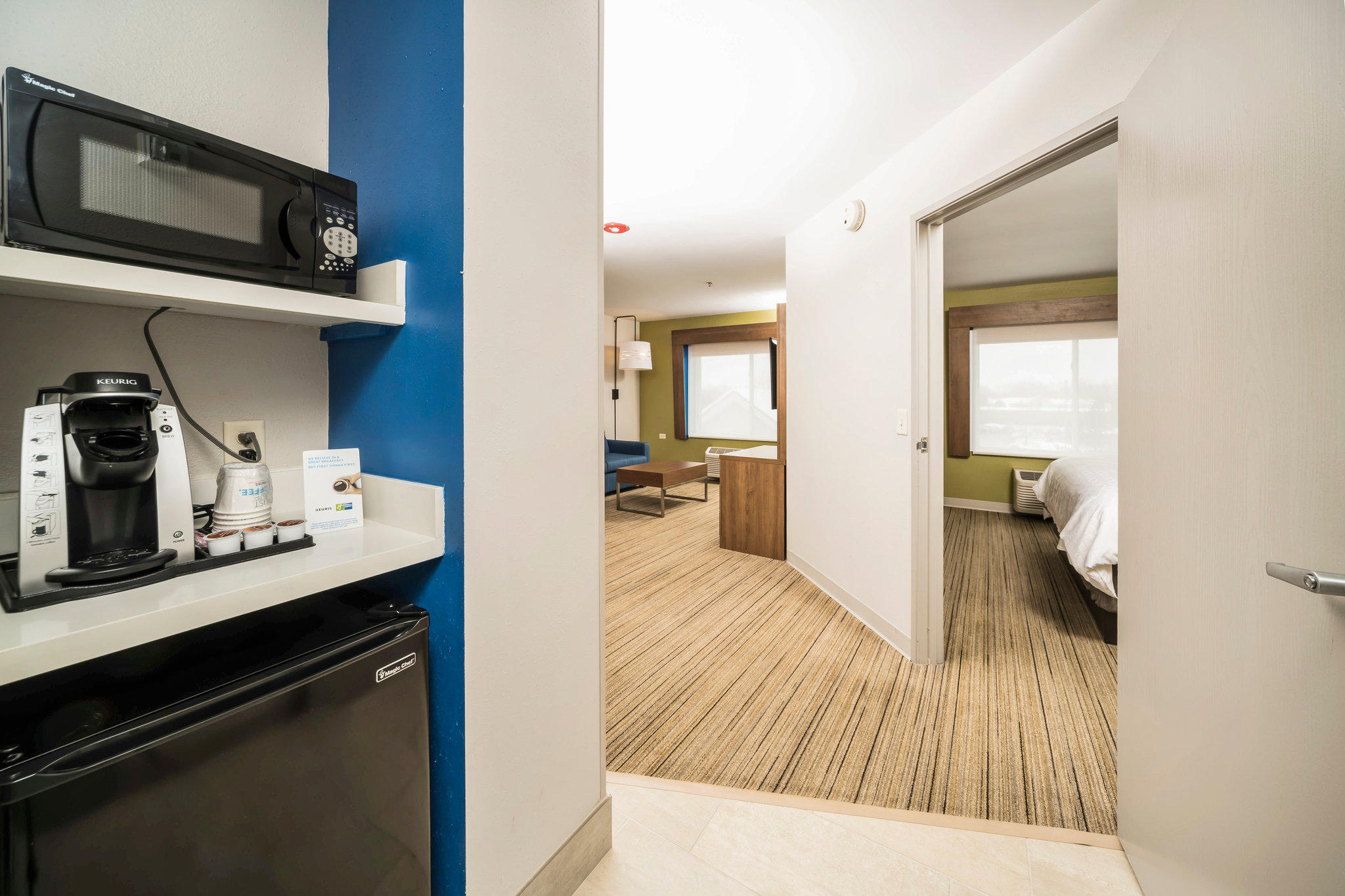 Holiday Inn Express Chicago NW-Vernon Hills Photo