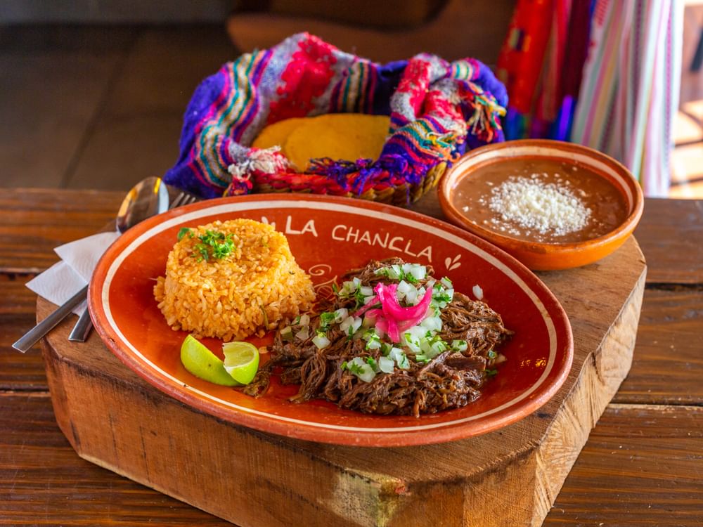 Dinner Combo Plate with 2 Guisados