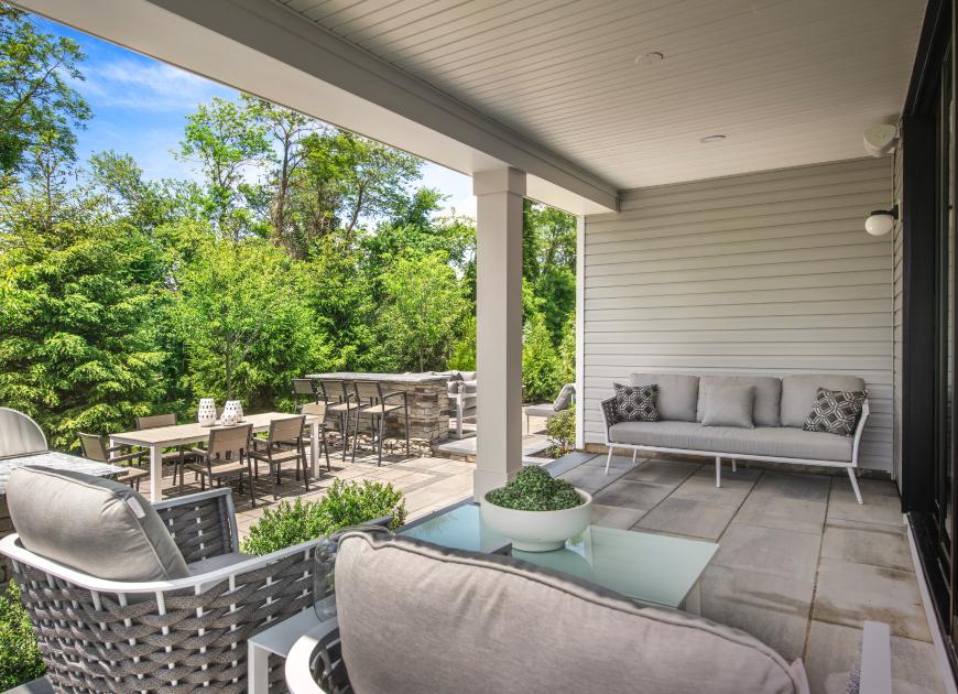Spacious home sites plus covered patio options provide just the right the space for your ideal outdoor oasis