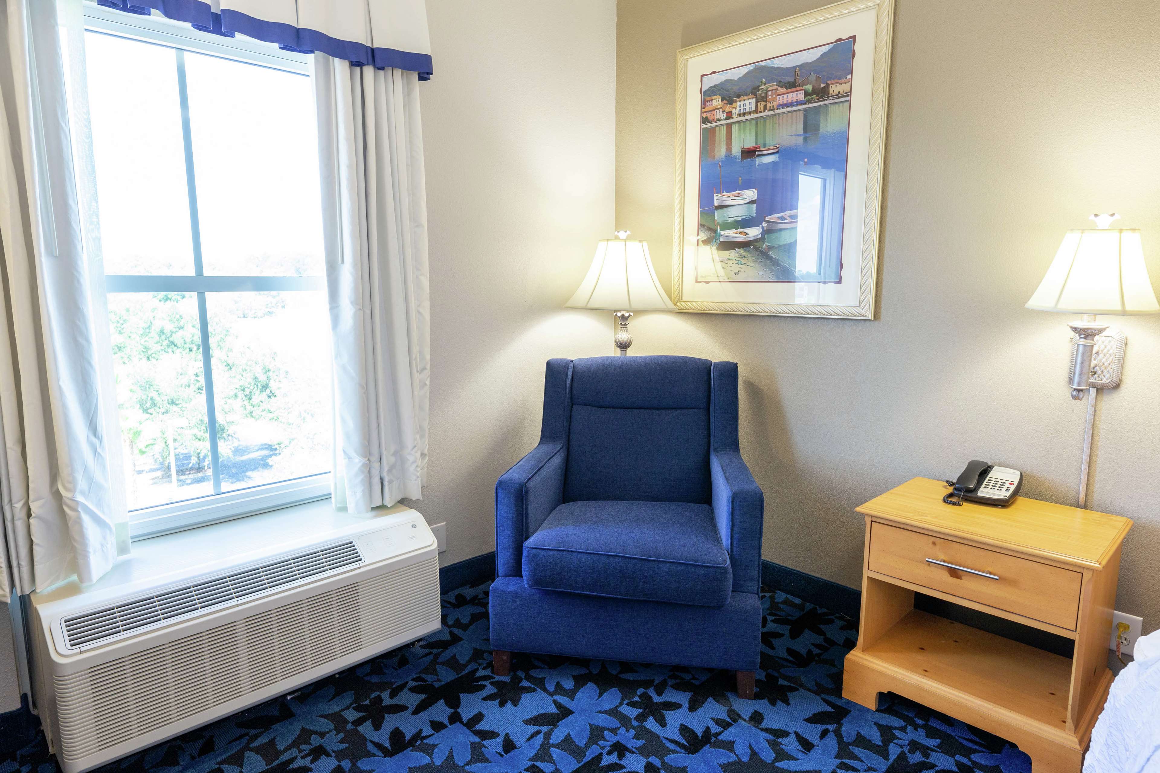 Hampton Inn & Suites Jacksonville Deerwood Park Photo