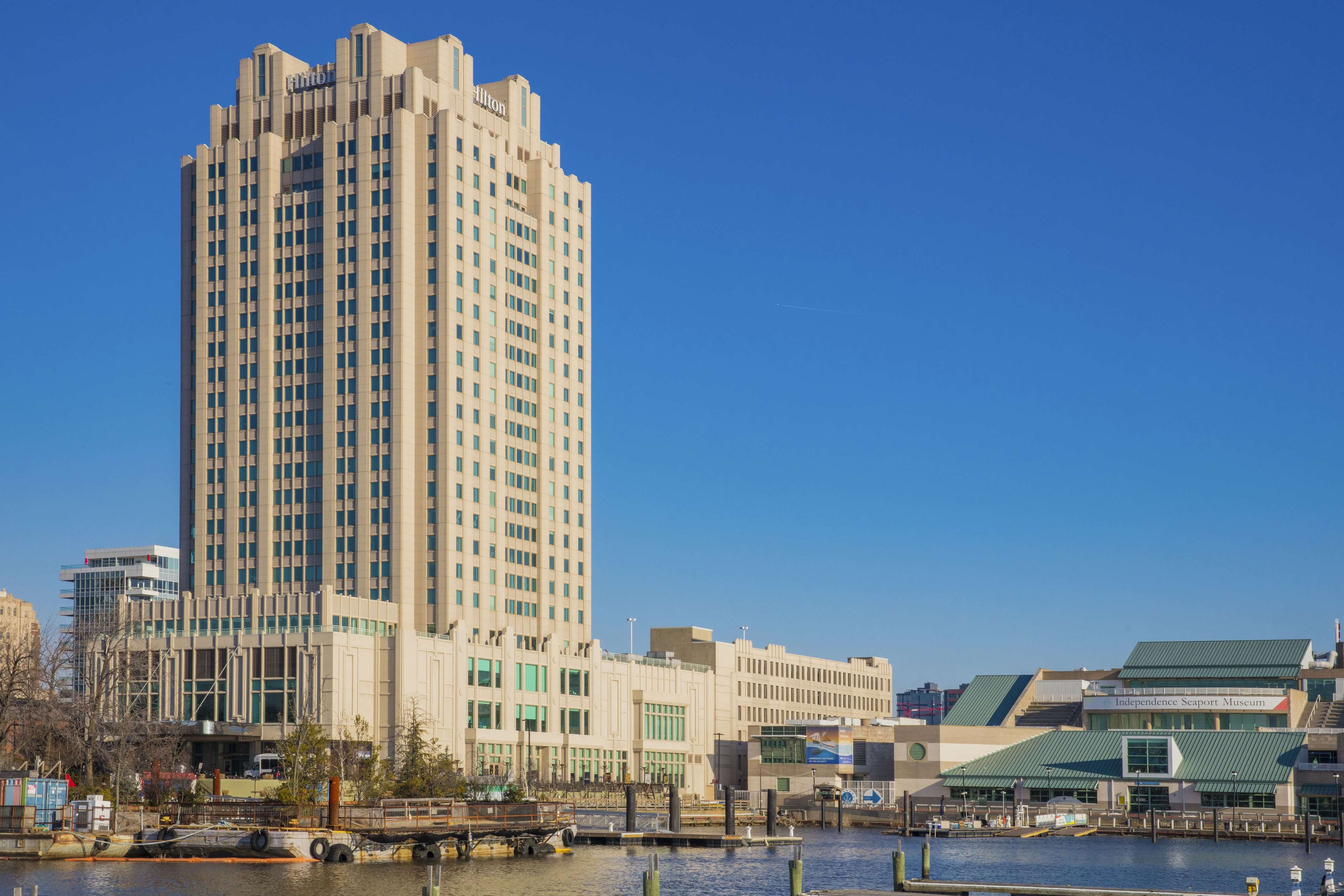 Hilton Philadelphia at Penn's Landing Photo