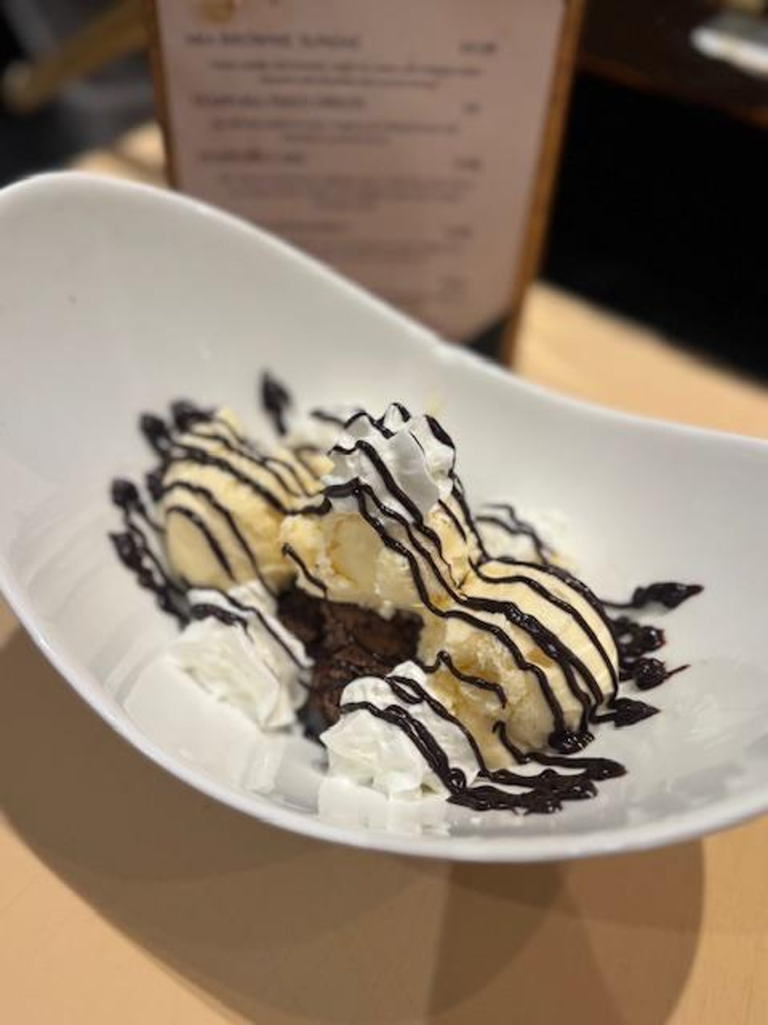 Mia Browny Sundae