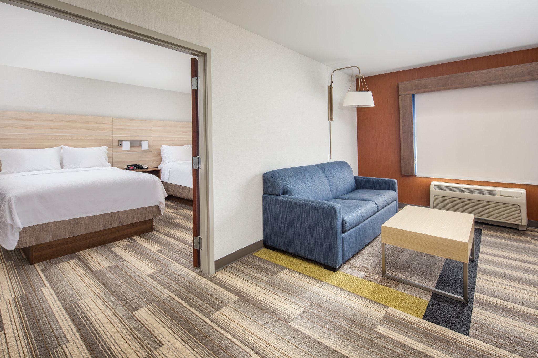 Holiday Inn Express & Suites Ontario Airport Photo