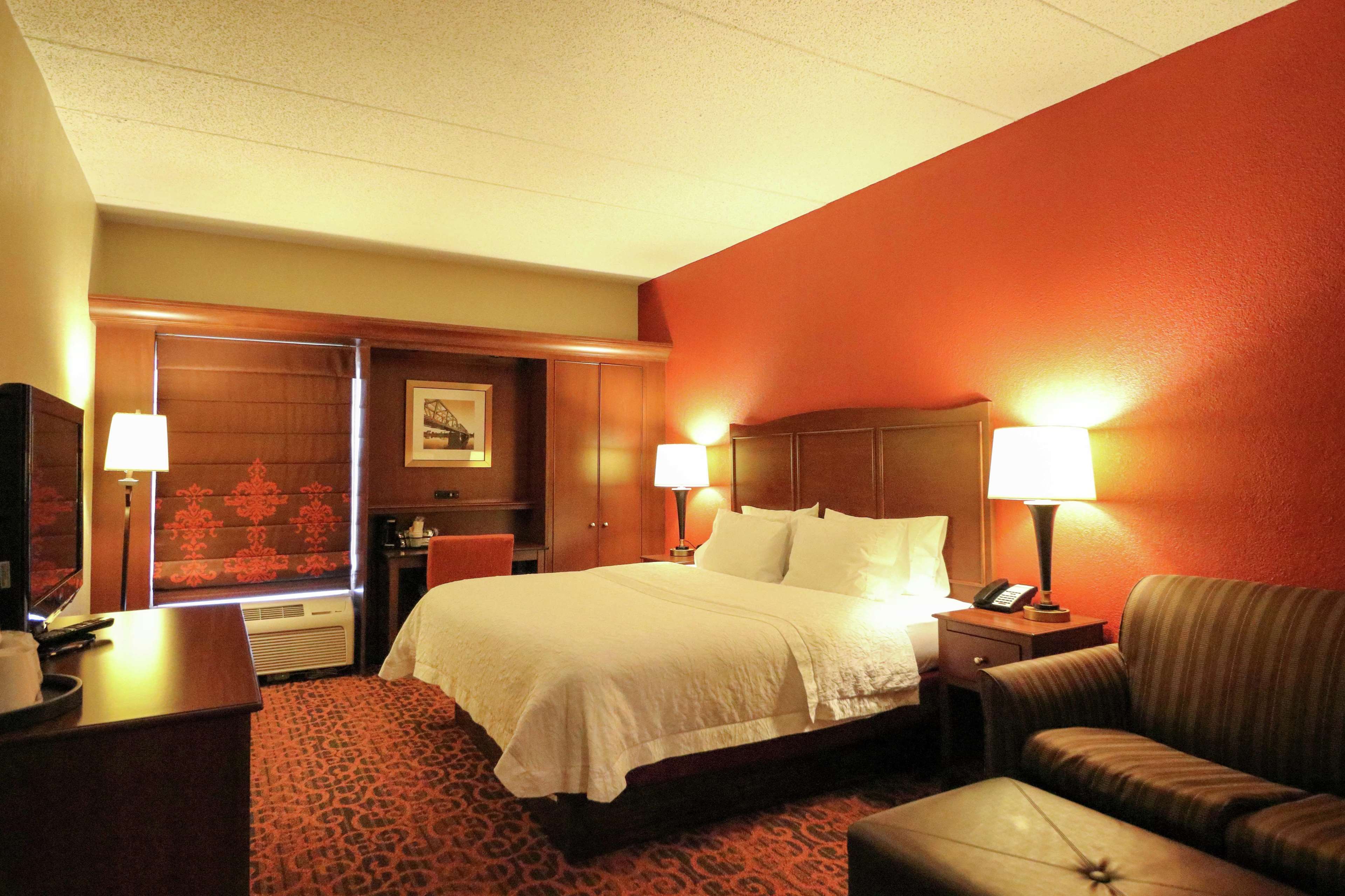 Hampton Inn Columbus-South Photo