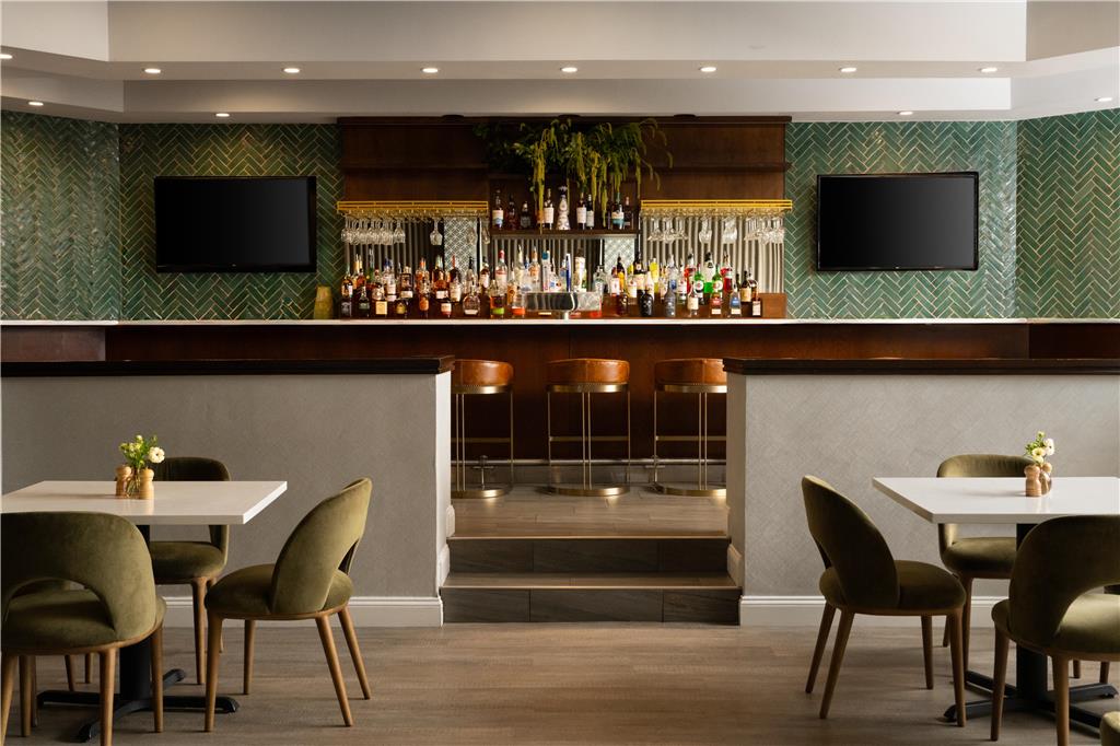 DoubleTree by Hilton Fairfield Hotel & Suites Image