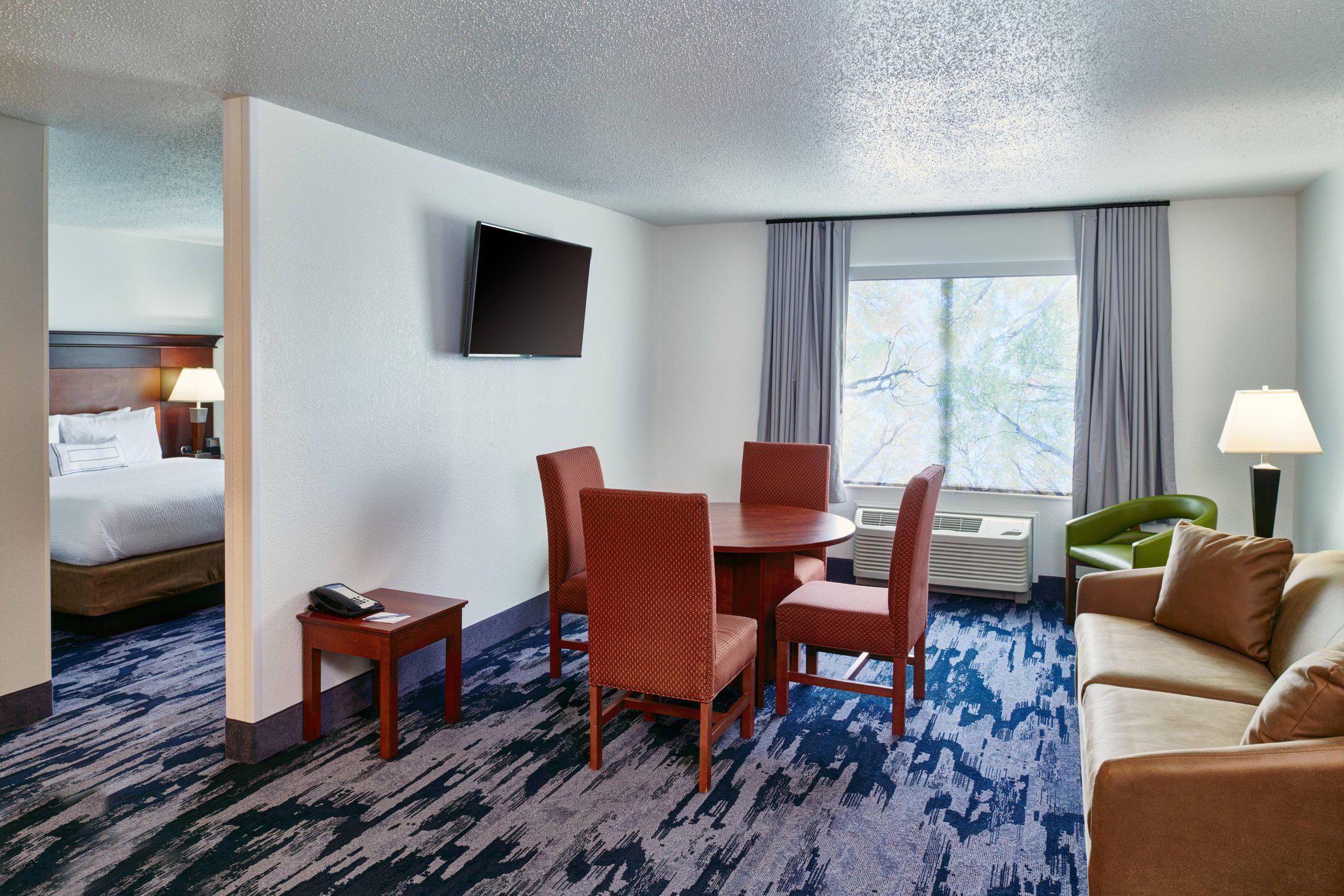 Fairfield Inn & Suites by Marriott Detroit Livonia Photo