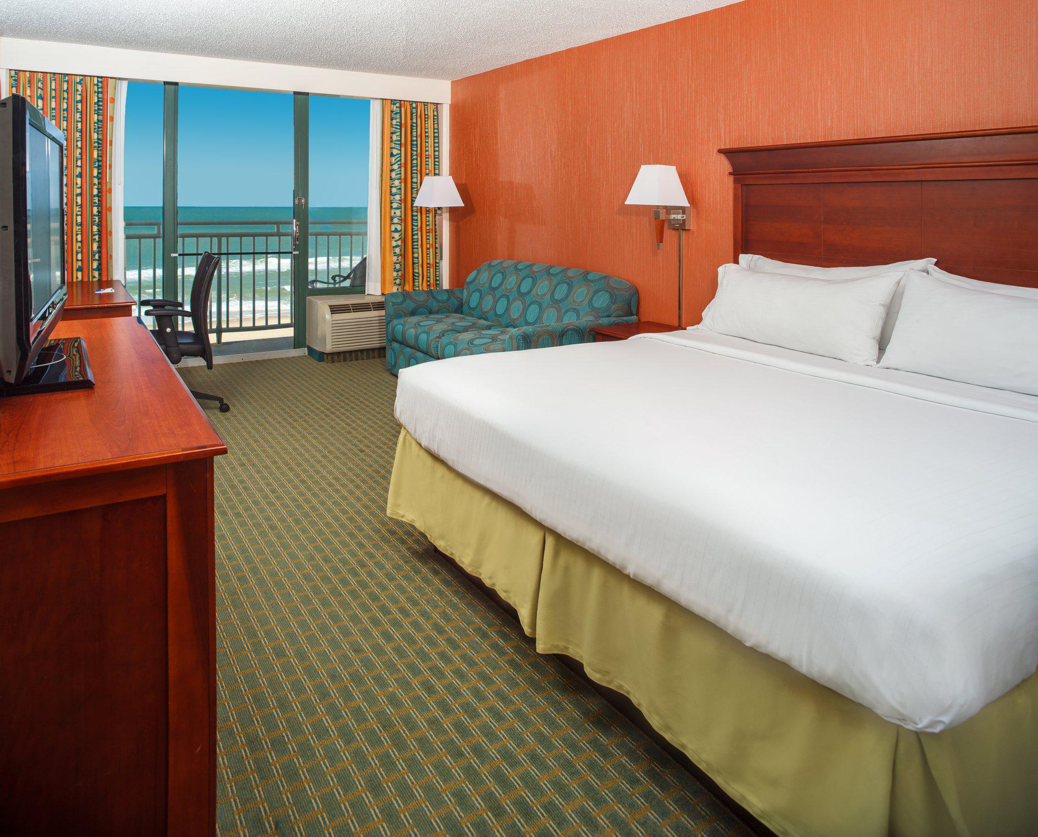 Holiday Inn Express & Suites VA Beach Oceanfront Photo