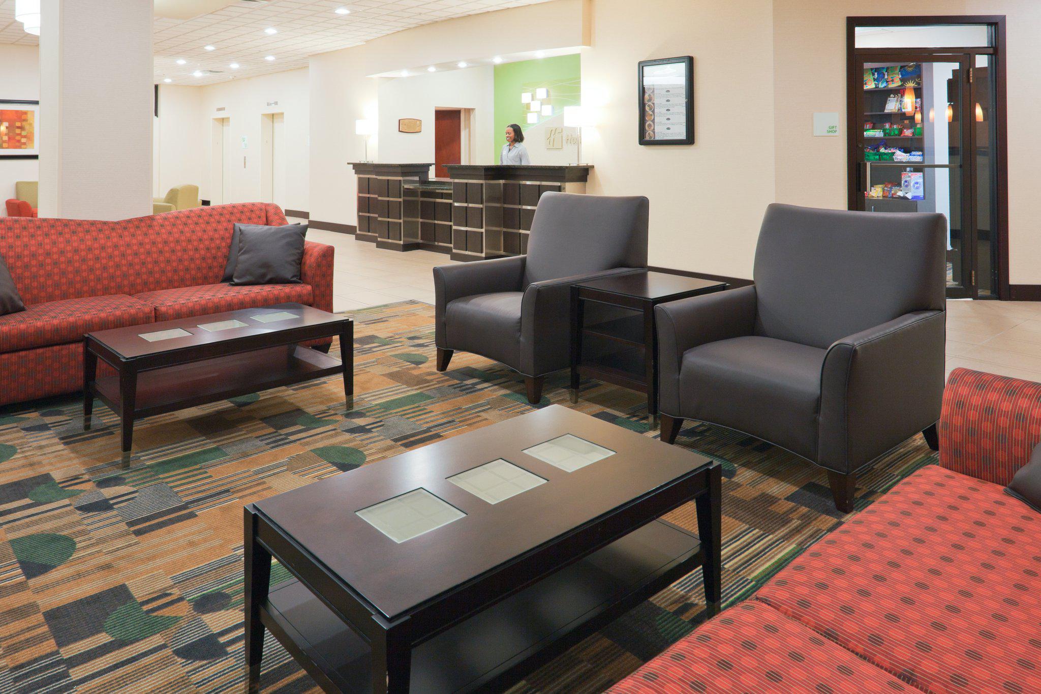 Holiday Inn & Suites Mansfield-Conference Ctr Photo