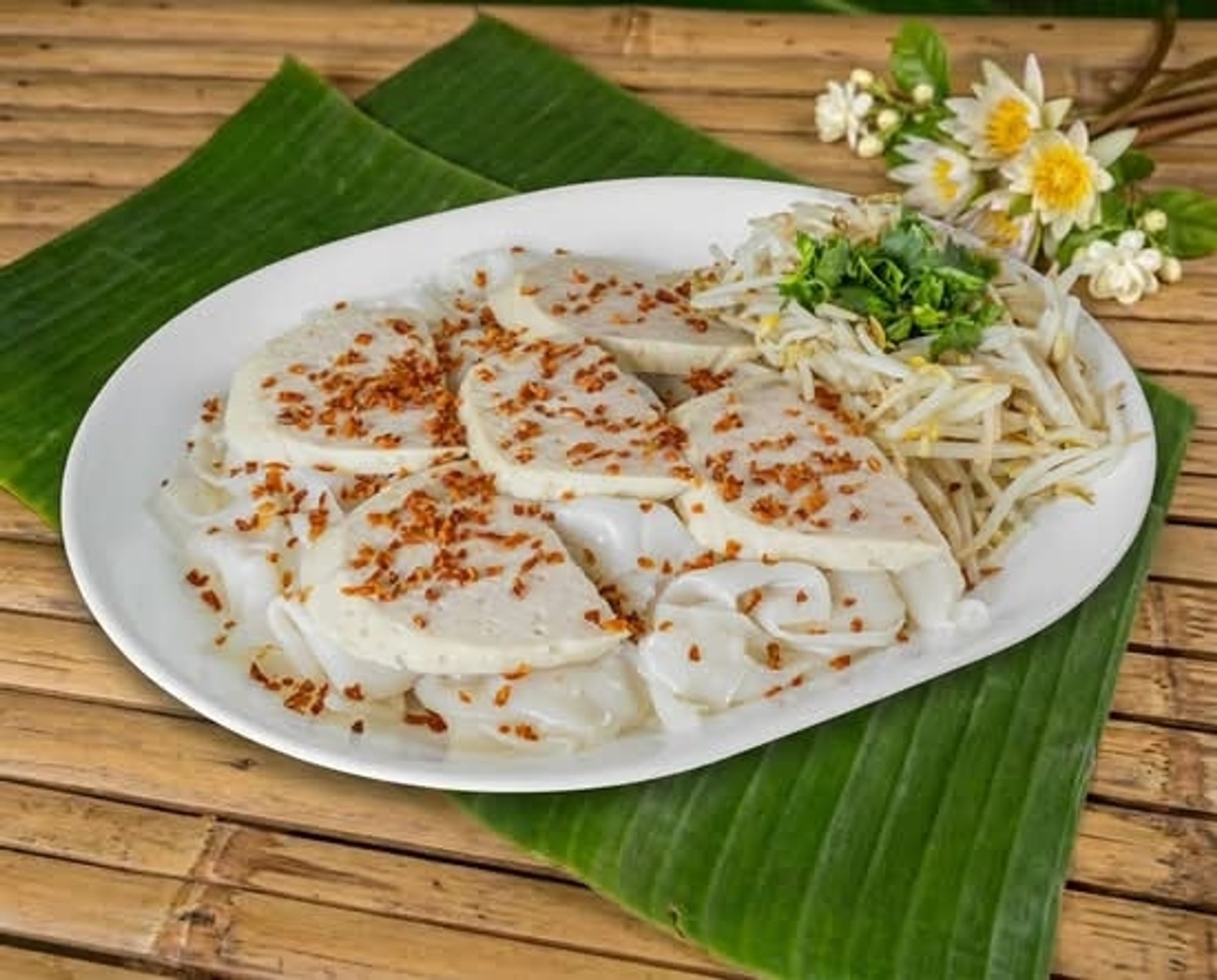 Steamed Rice Paper with Pork Roll (Bánh Cuốn Thanh Trì Chả Lụa)