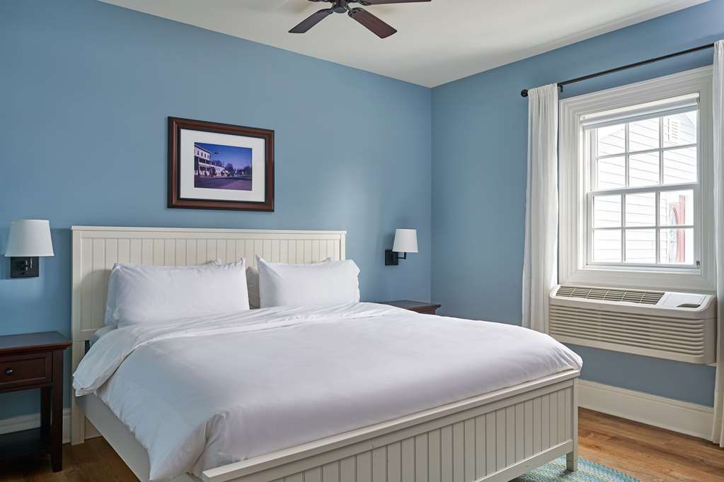 The Cadillac House Lexington, Tapestry Collection by Hilton Image