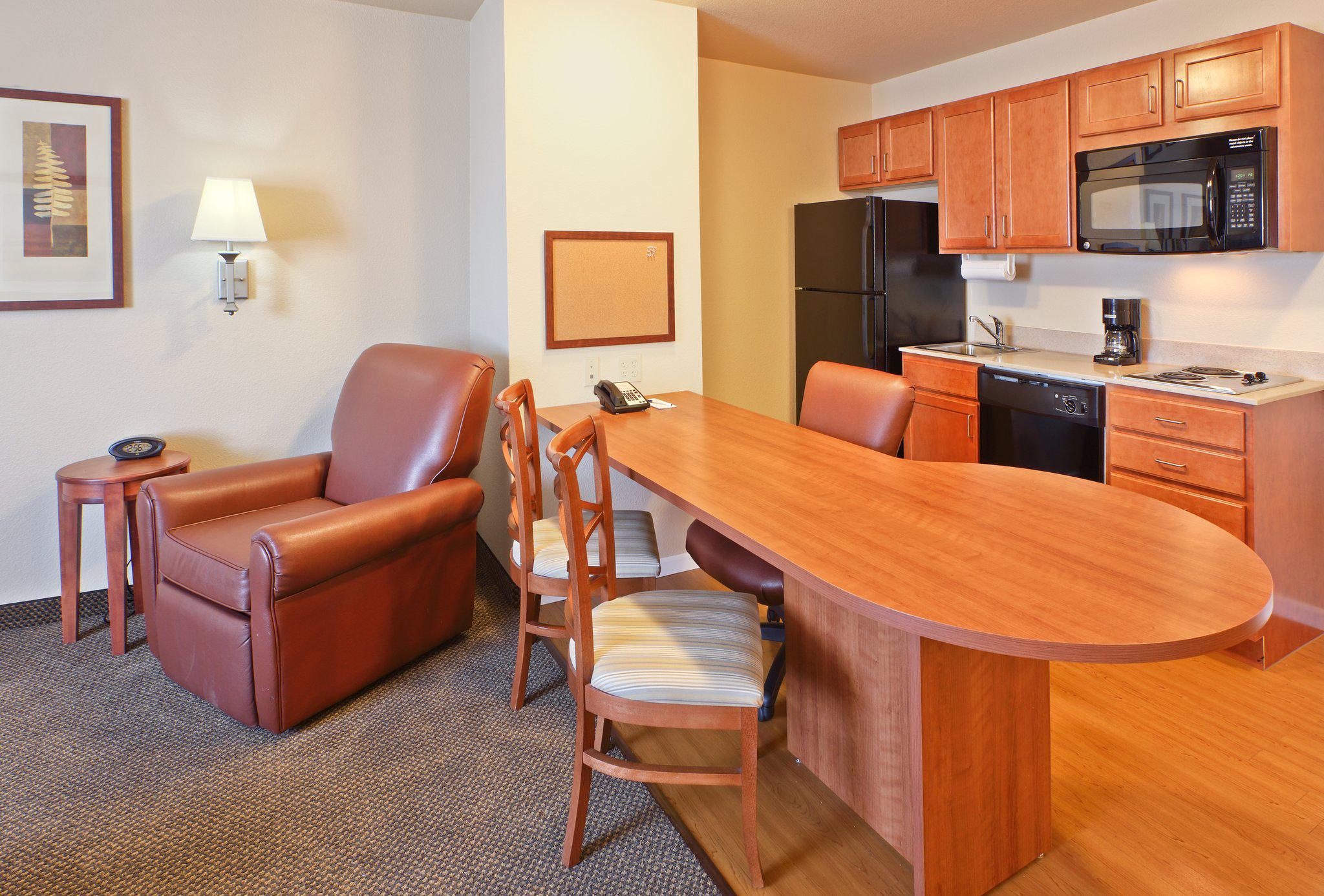 Candlewood Suites Fayetteville-Univ of Arkansas Photo