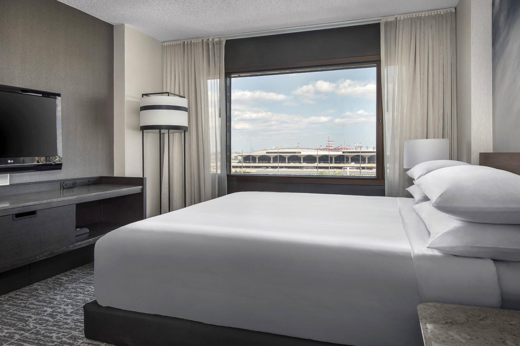 Newark Liberty International Airport Marriott Photo