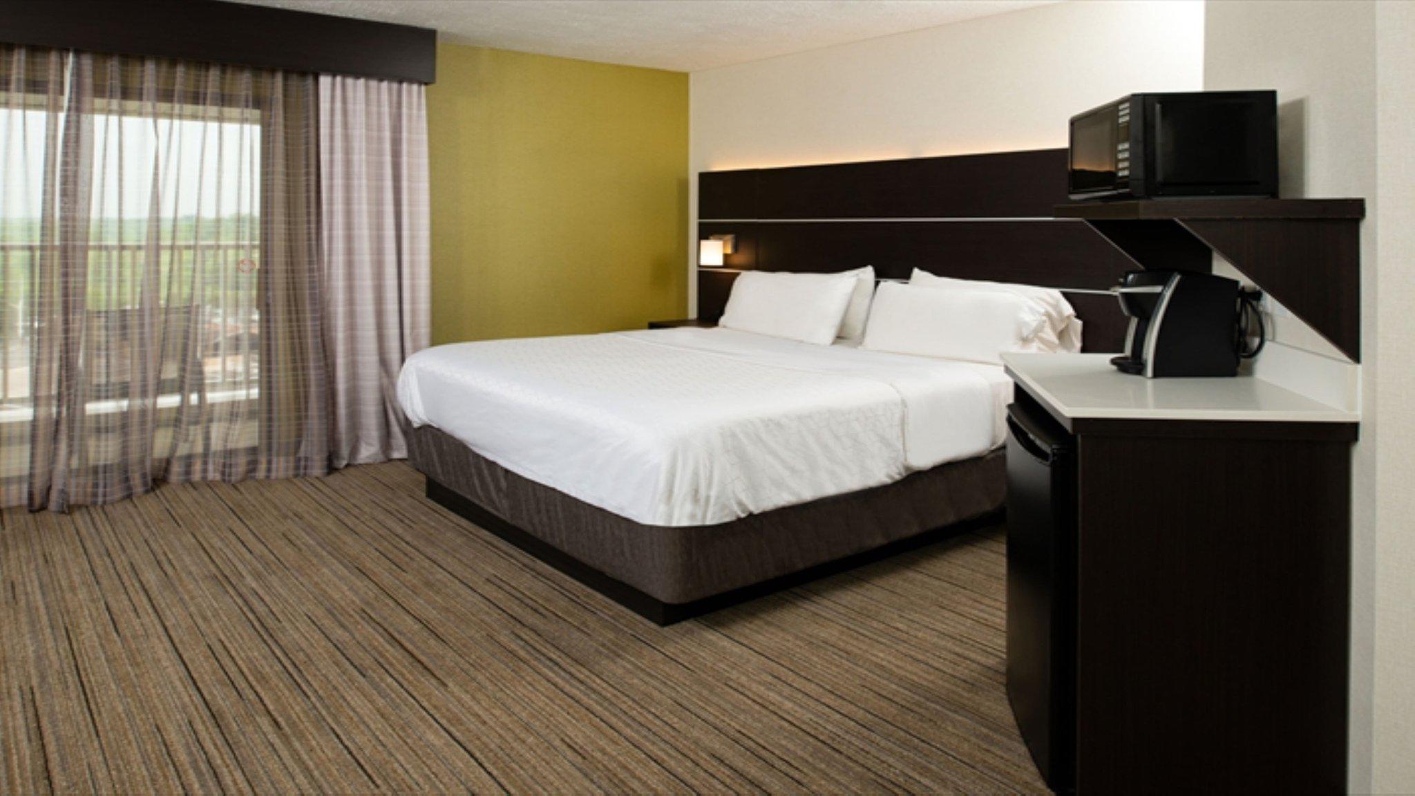 Holiday Inn Express Cincinnati West Photo