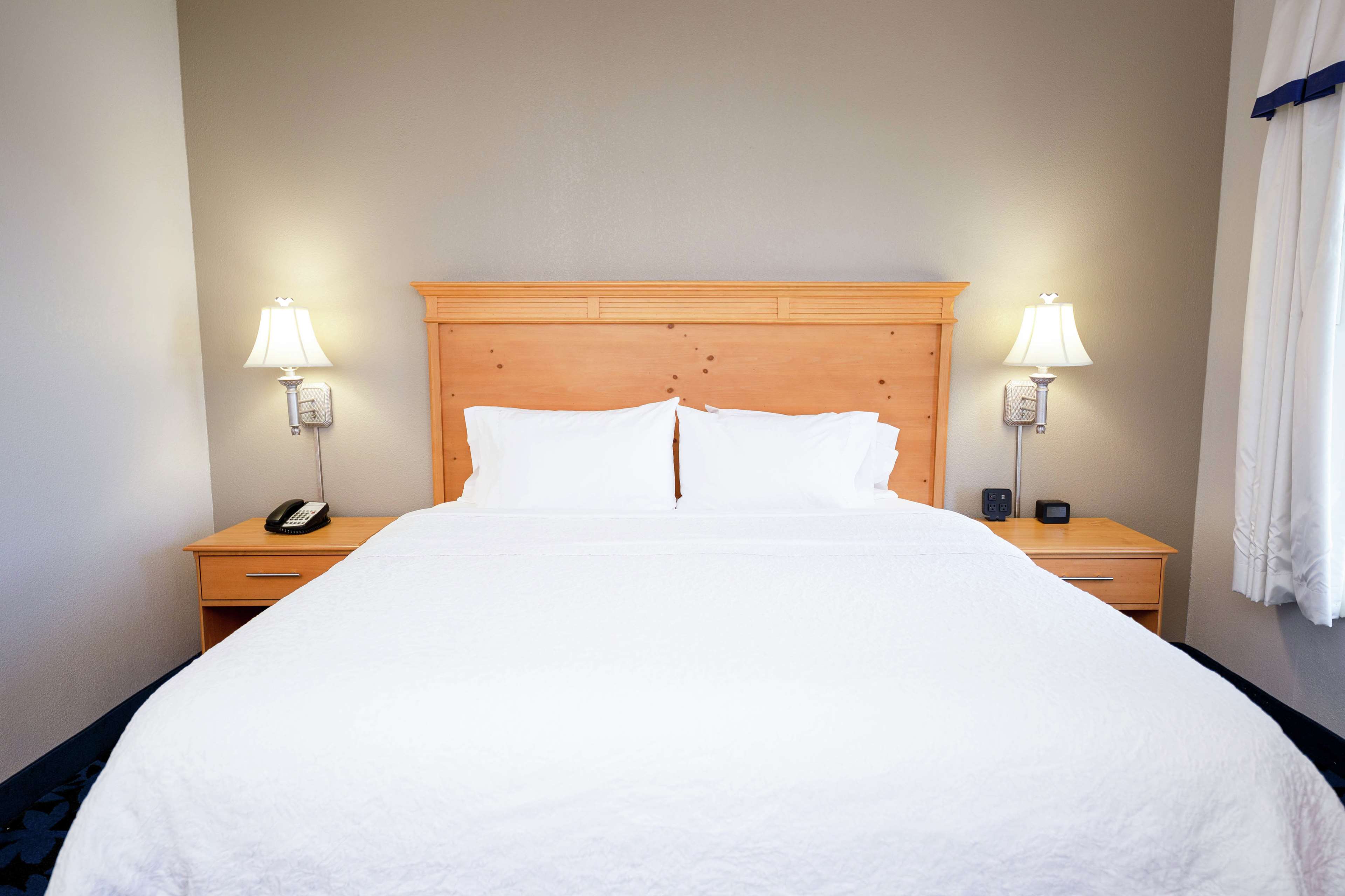 Hampton Inn & Suites Jacksonville Deerwood Park Photo